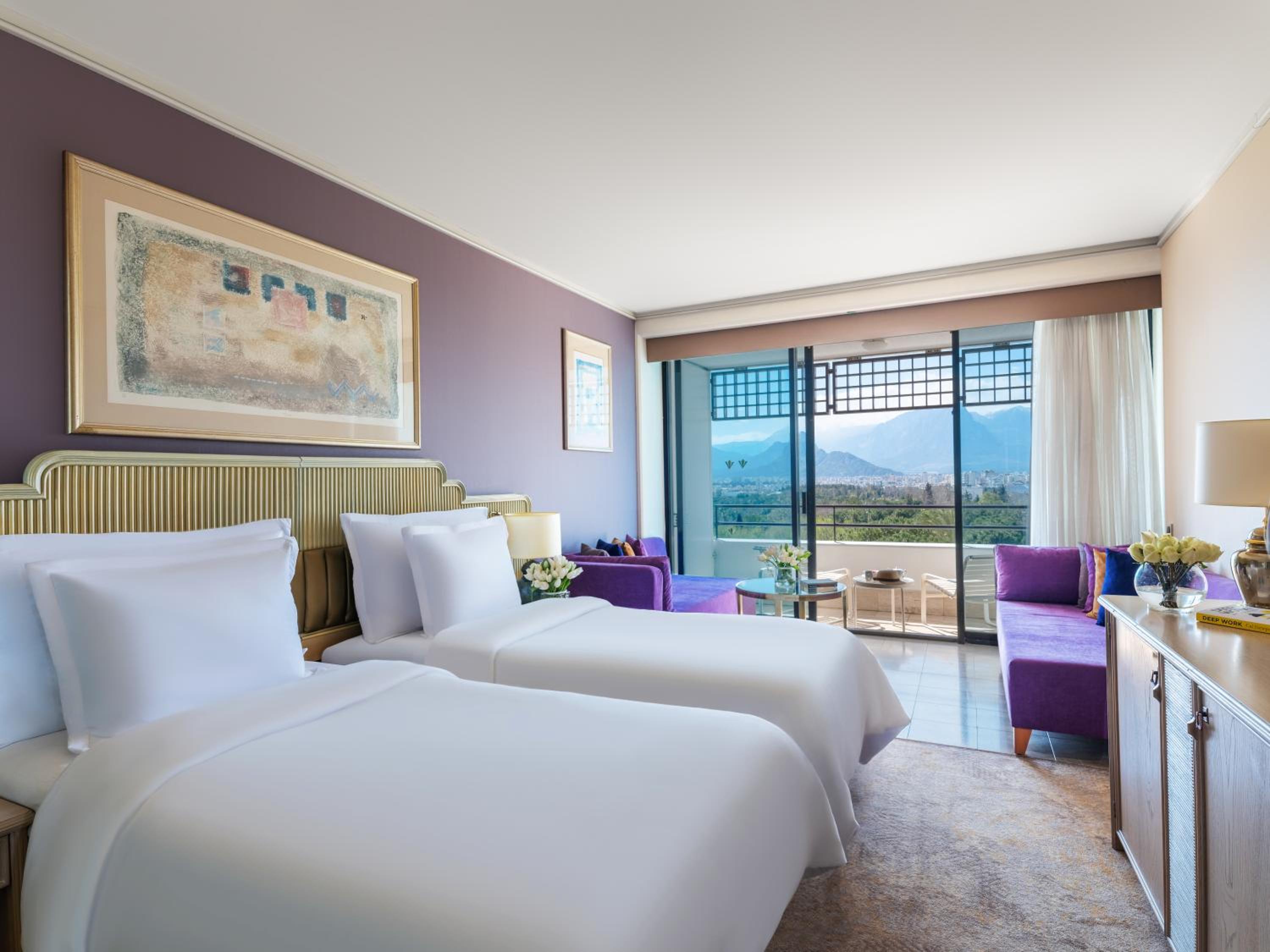 Comfort Twin Room with Two Sofa Beds and Sea View  photo 1