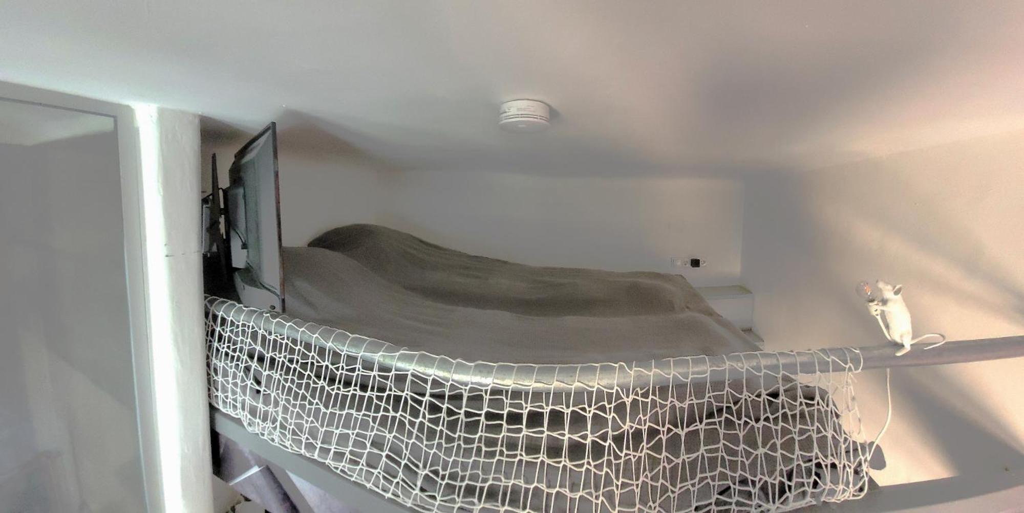 One-Bedroom Apartment - Photo 1