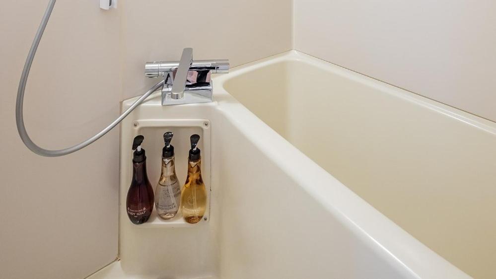 Standard Twin Room with Bathtub - Non Smoking photo 3