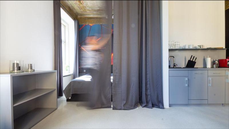 One-Bedroom Apartment - Photo 7