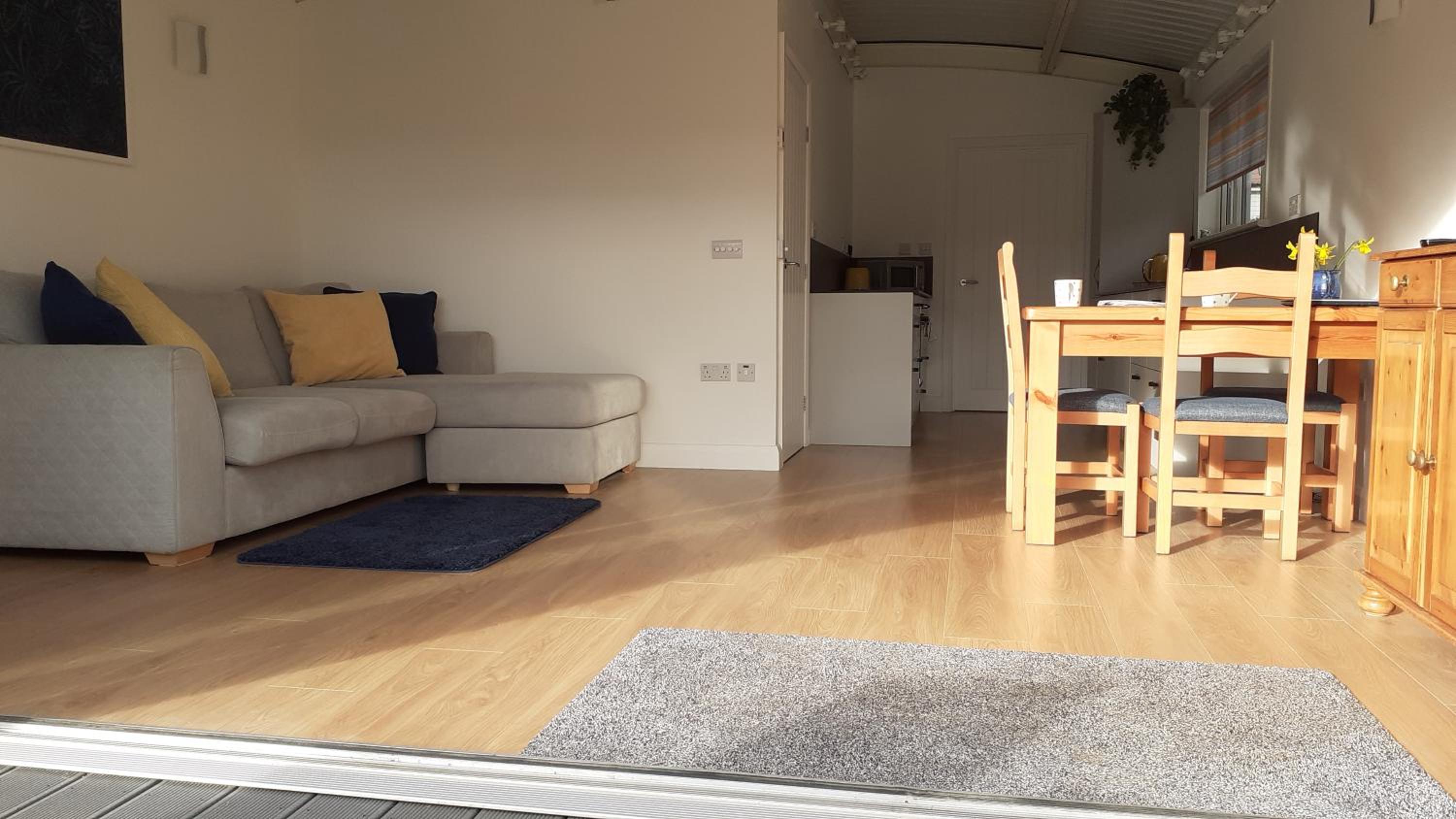 One-Bedroom House photo 2
