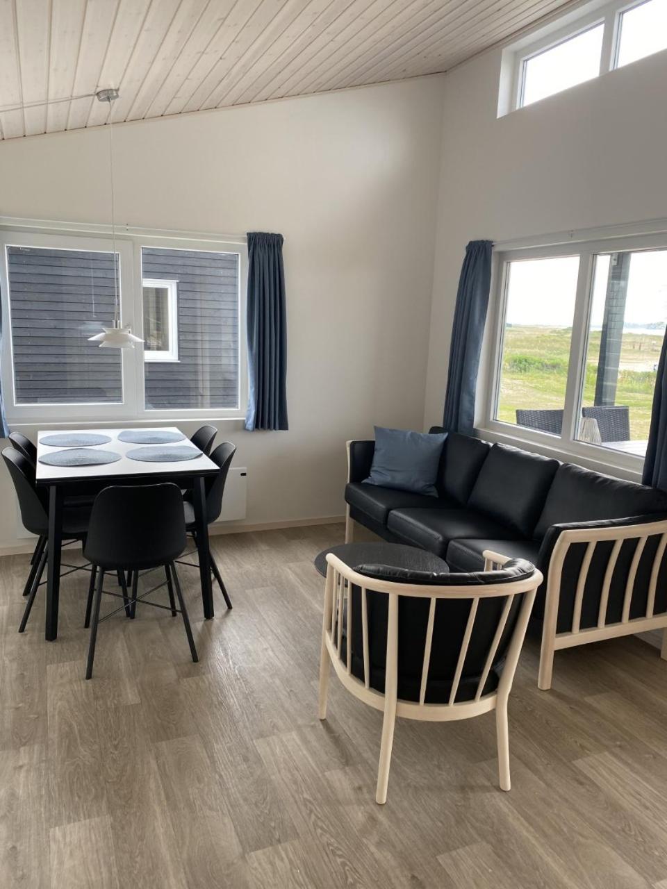 Cottage with Two Bedrooms and a Loft - Sea View - Photo 5