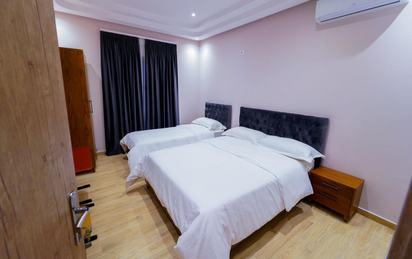 Deluxe Queen Room