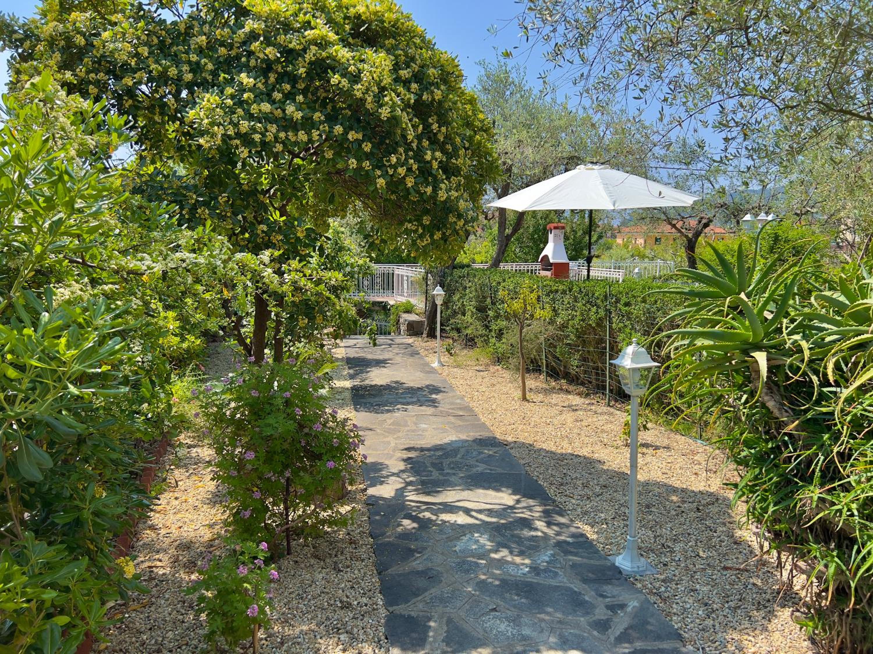 Villa photo 3