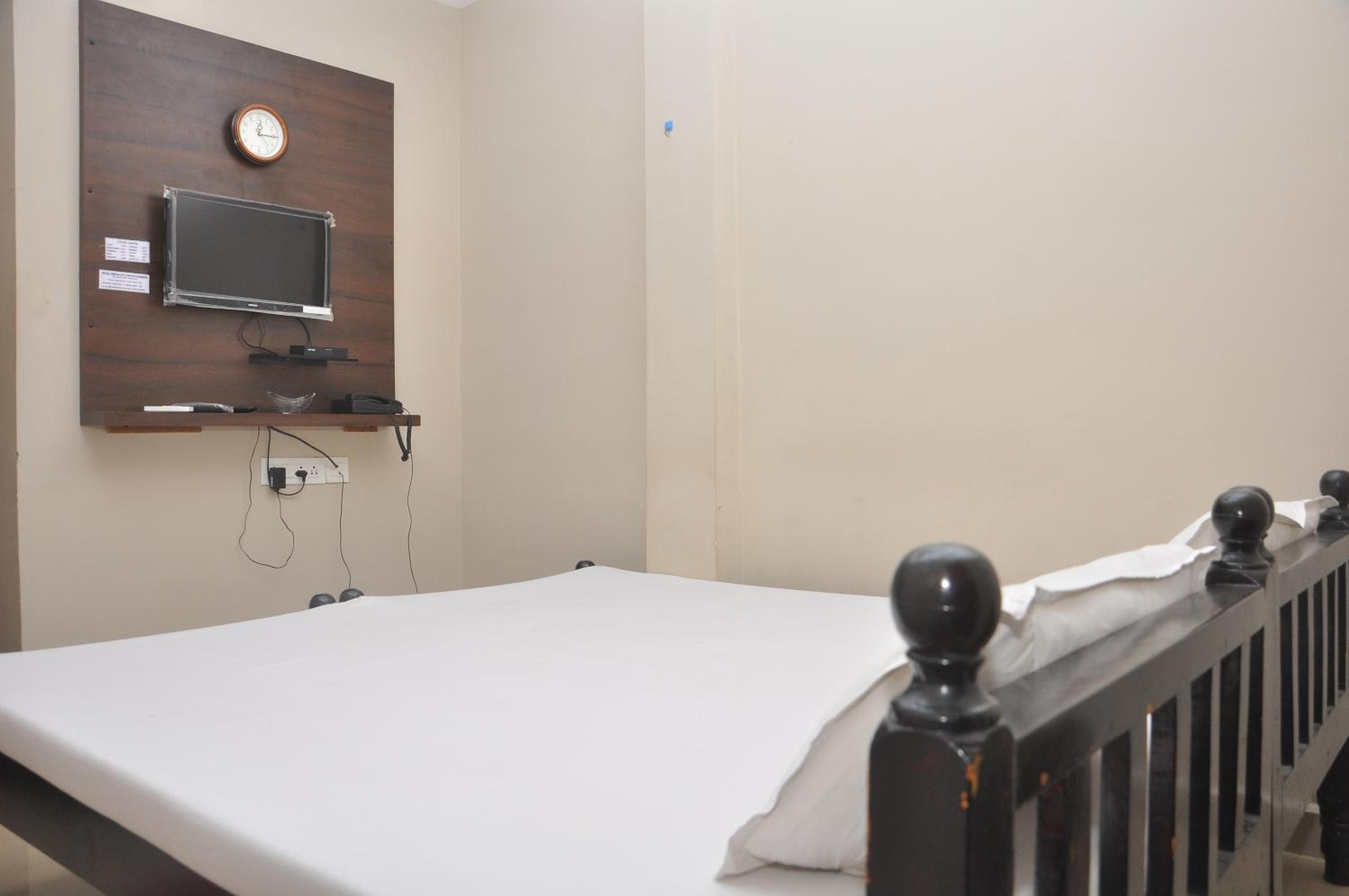 Deluxe Double or Twin Room - Photo 5