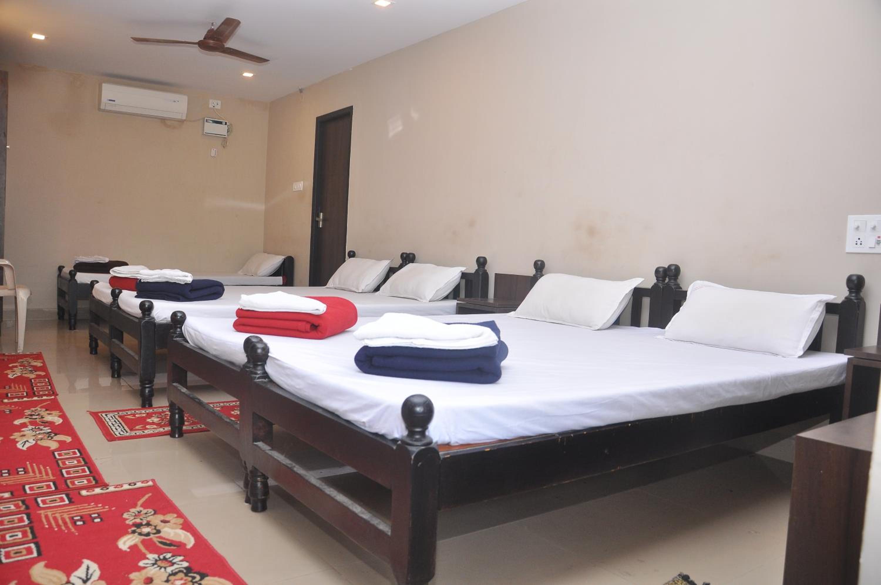 Deluxe Family Room - Photo 3