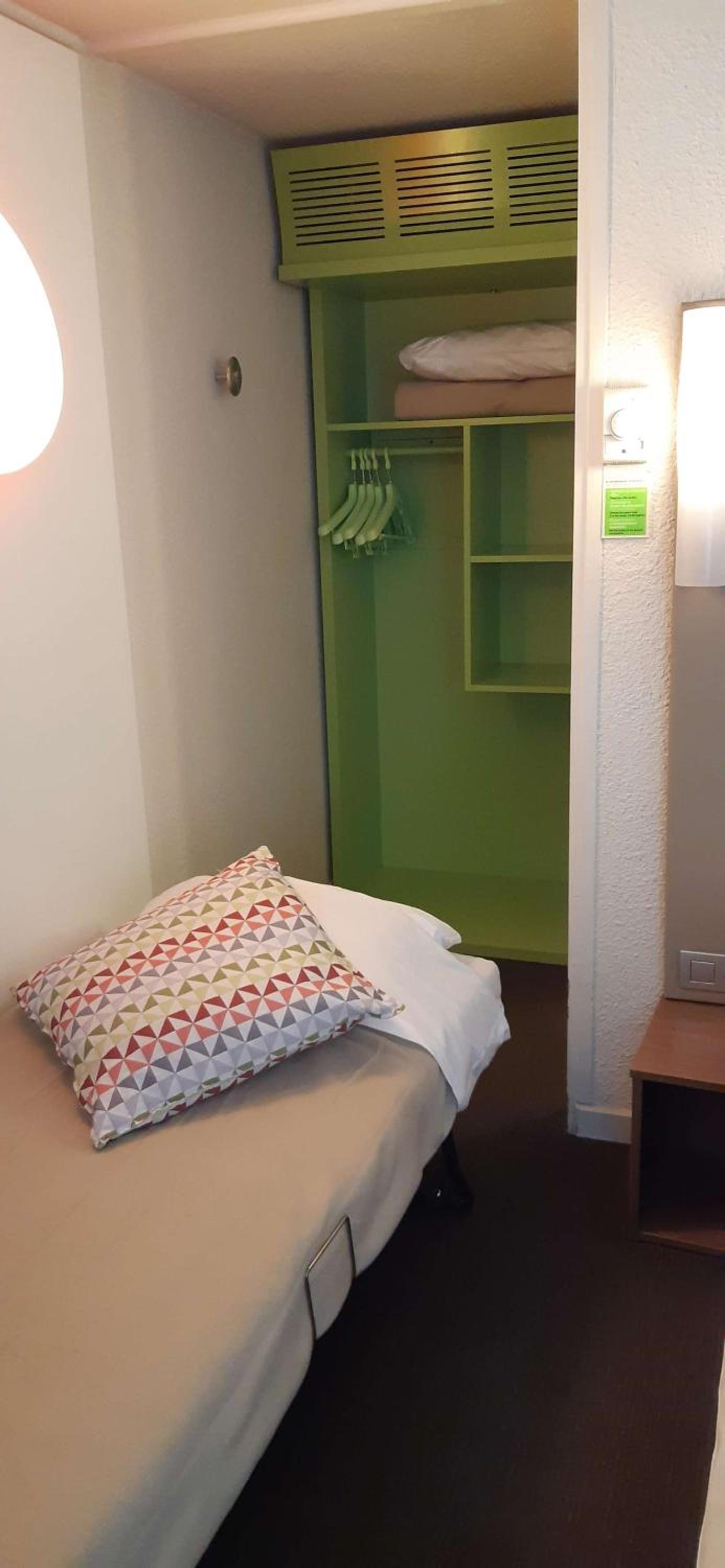 1 Double Bed 1 Junior Bed (Up To 10 Years) - Photo 4