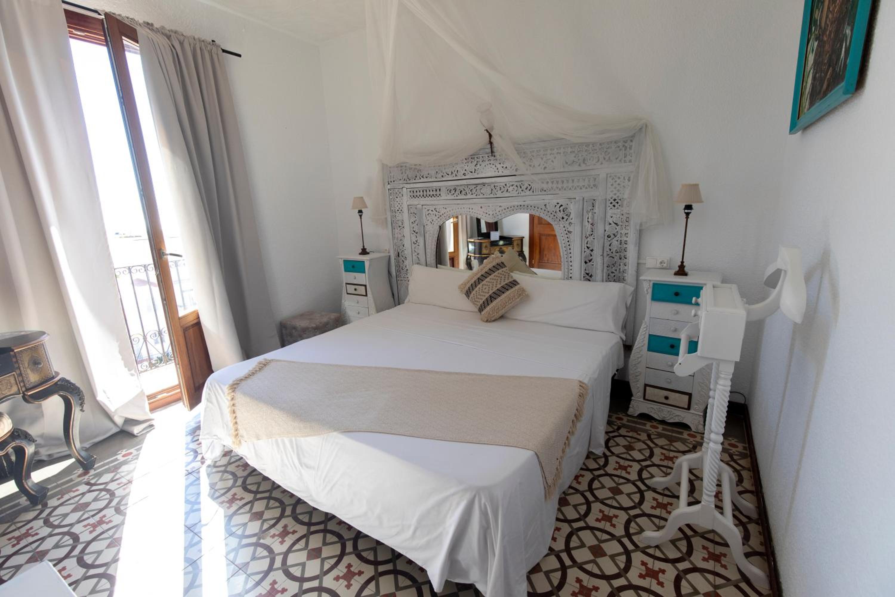 Standard Double or Twin Room photo 3