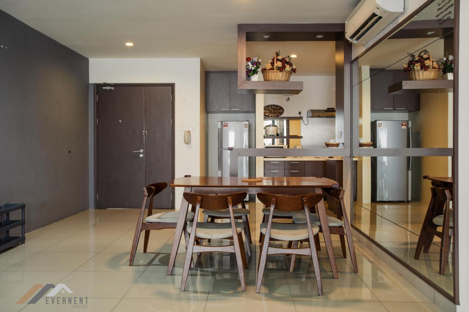 Apartment photo 2
