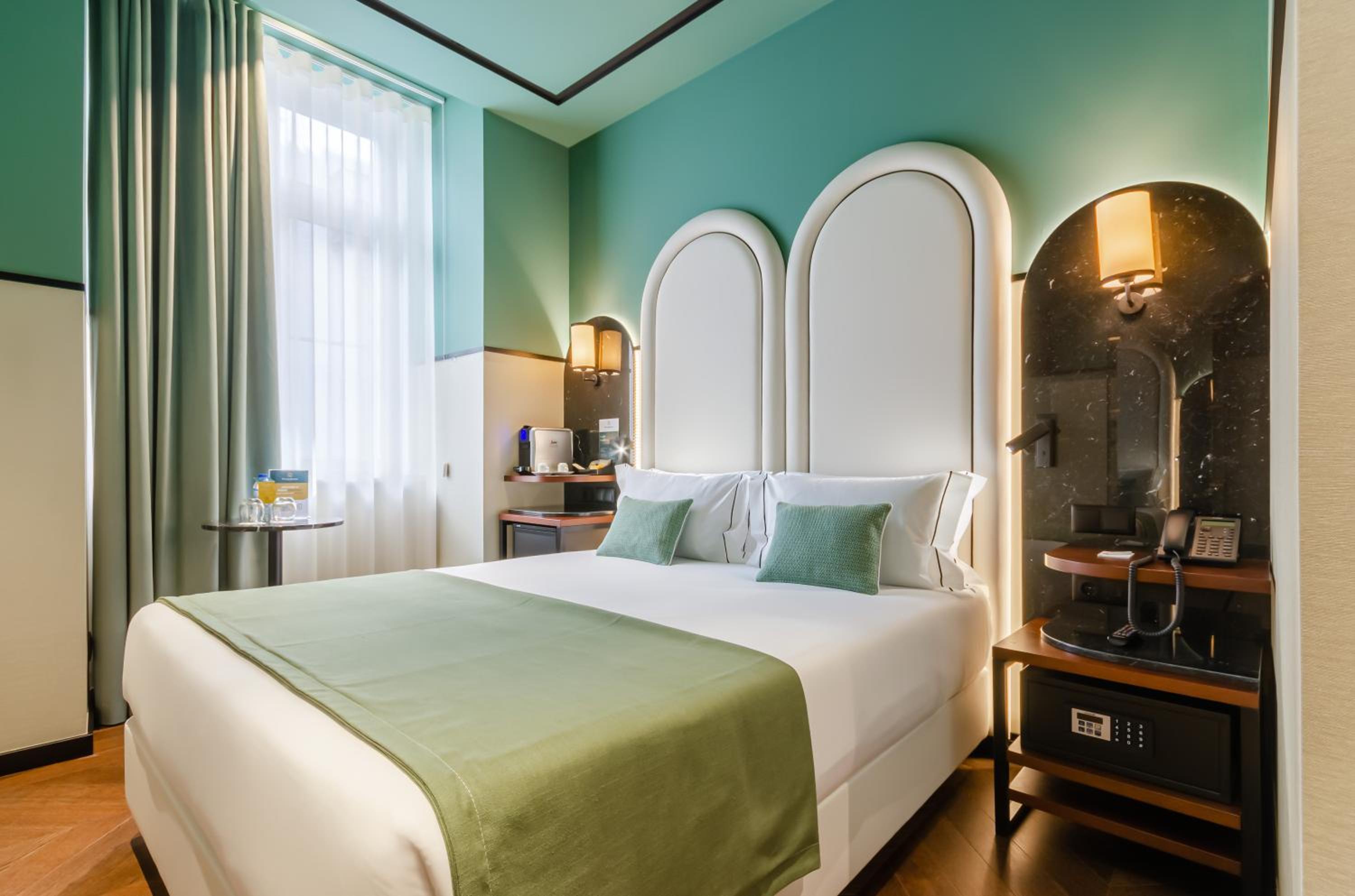 Standard Double or Twin Room - Photo 1