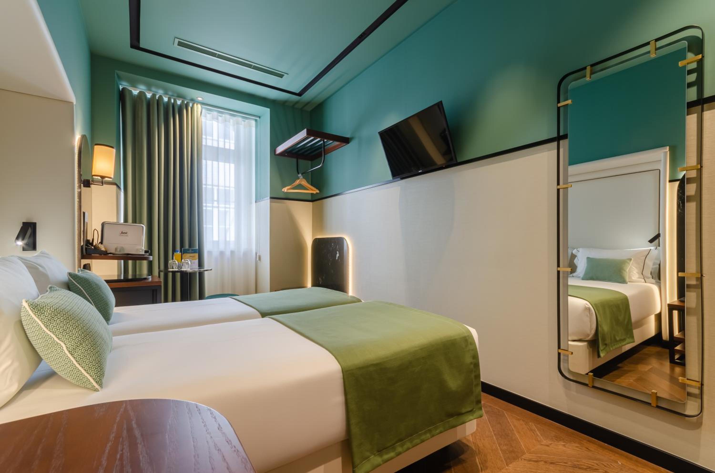 Standard Double or Twin Room - Photo 34