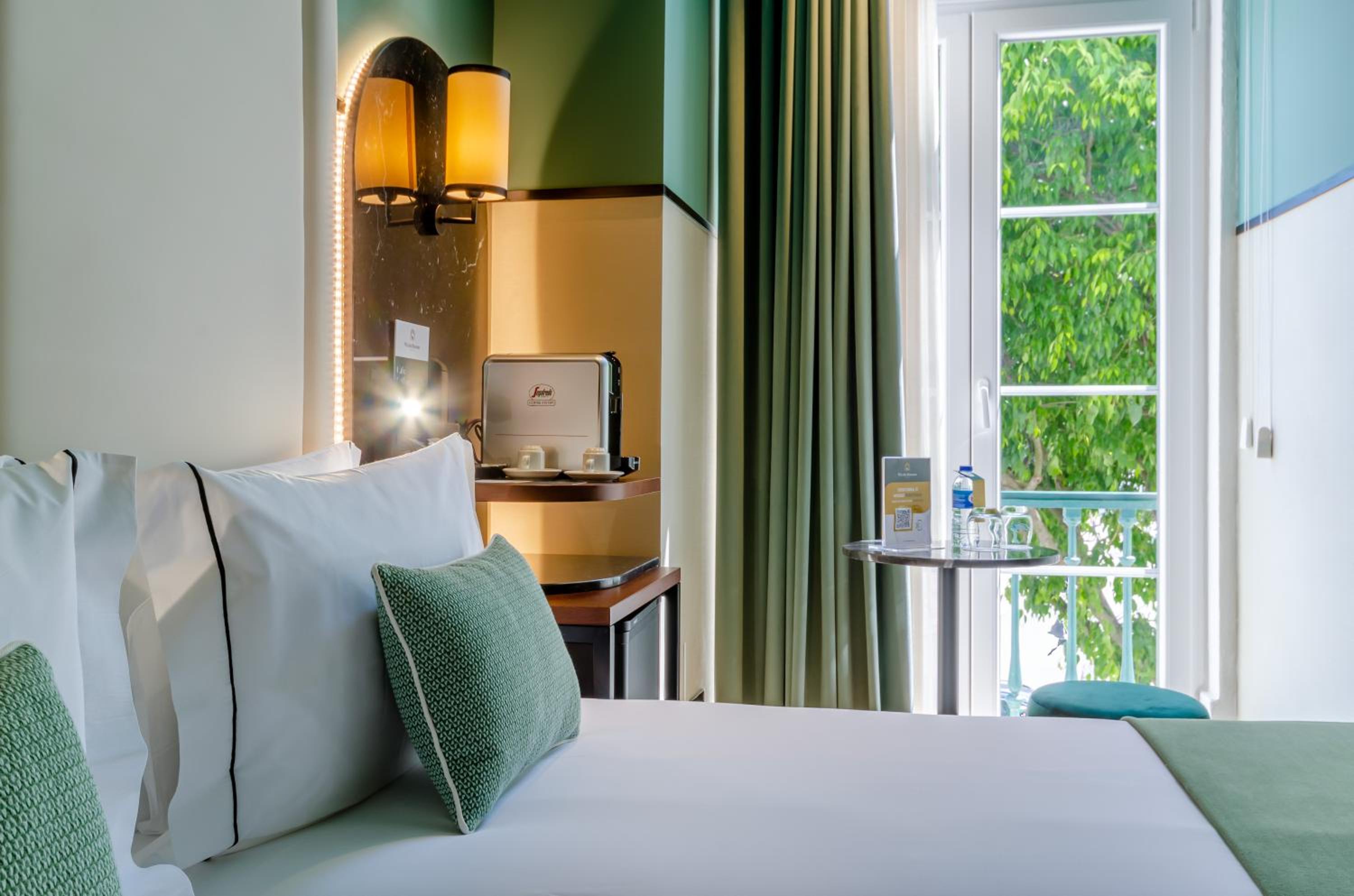 Standard Double or Twin Room - Photo 36