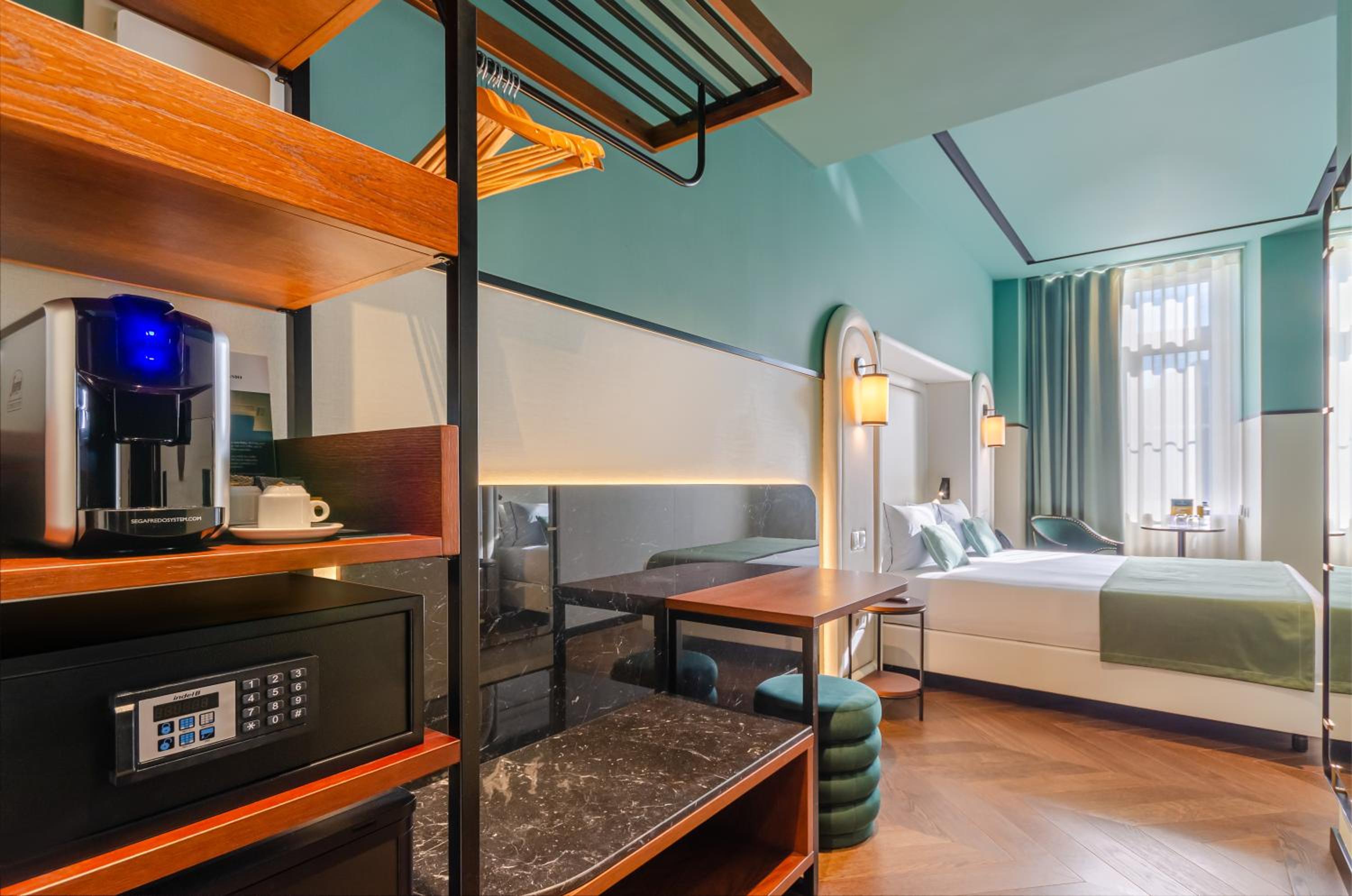 Superior Double or Twin Room - Photo 5
