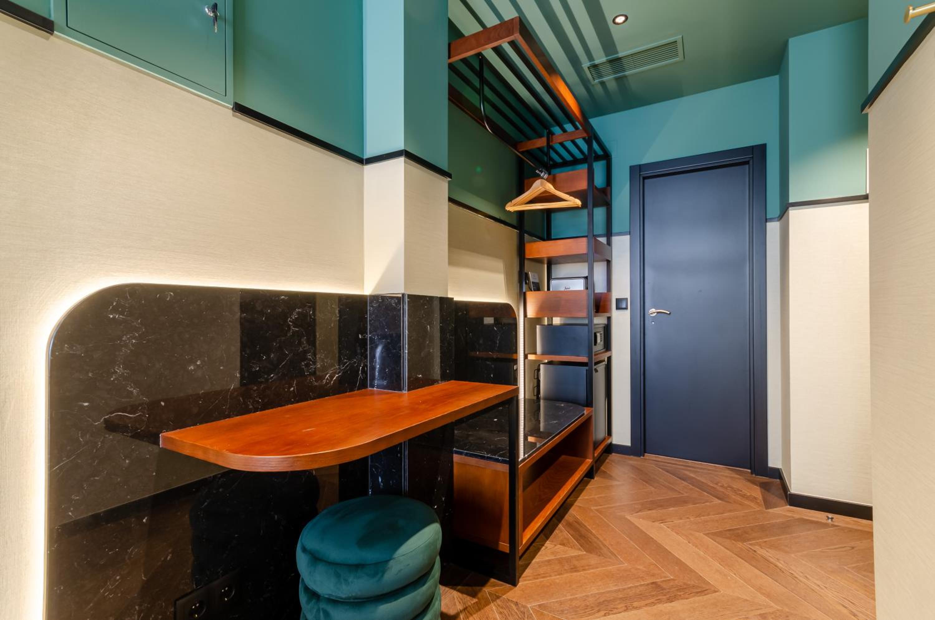 Superior Double or Twin Room - Photo 14