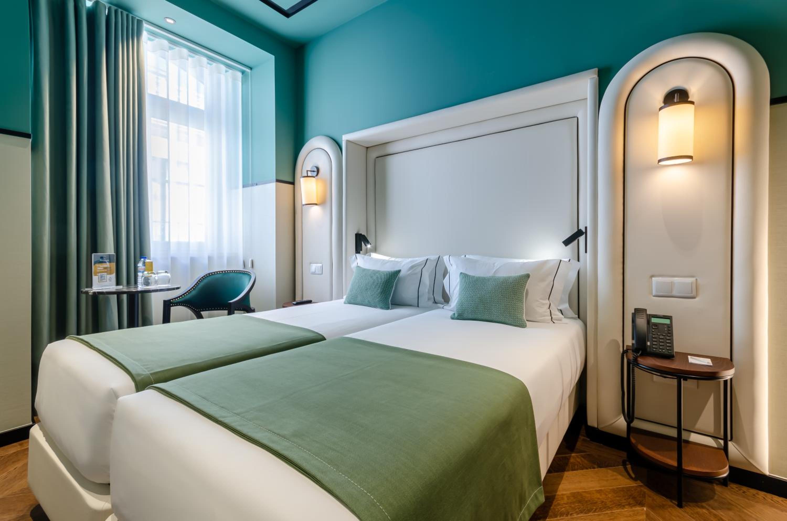Superior Double or Twin Room - Photo 15