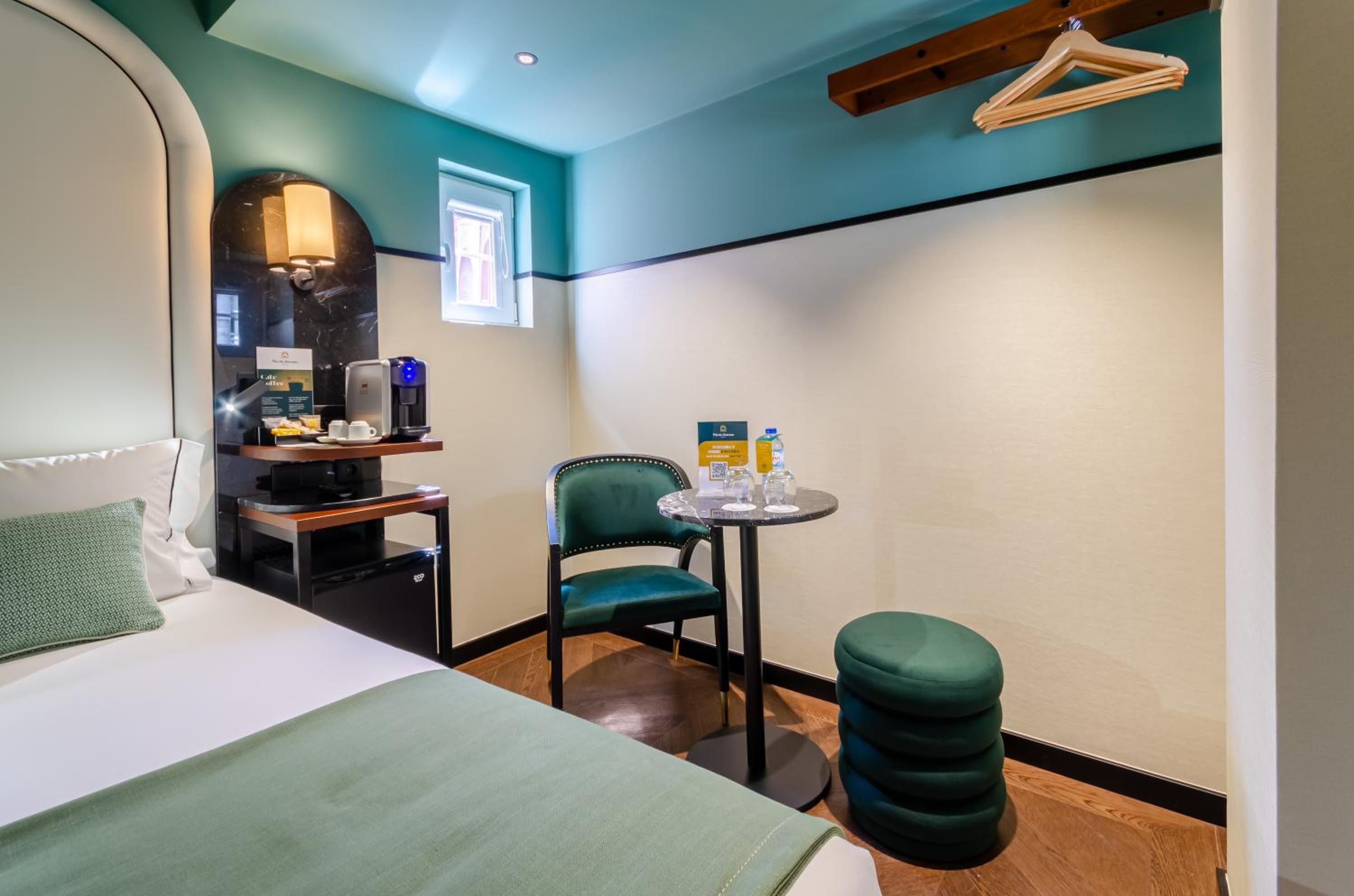 Standard Double or Twin Room - Photo 15
