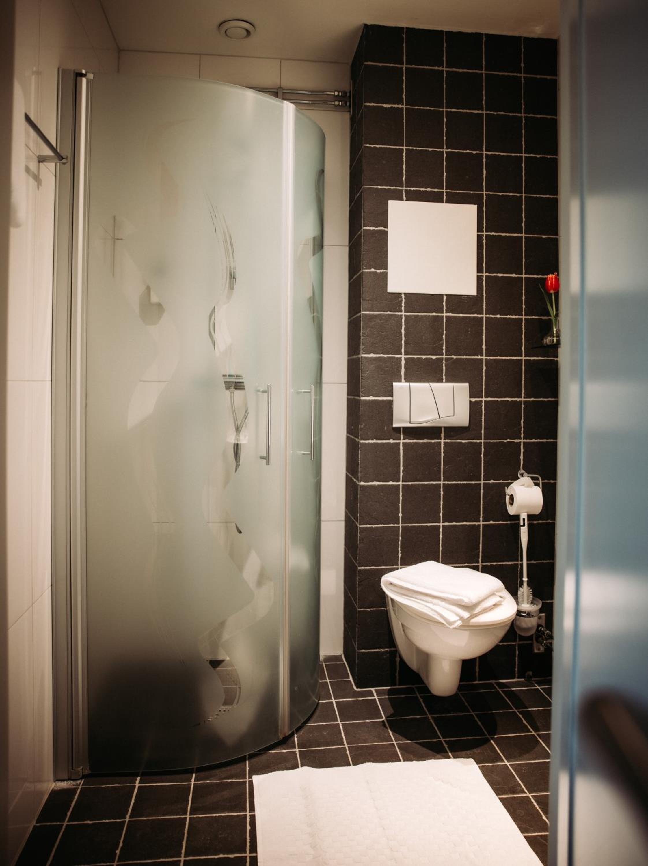 Double Room - Photo 5