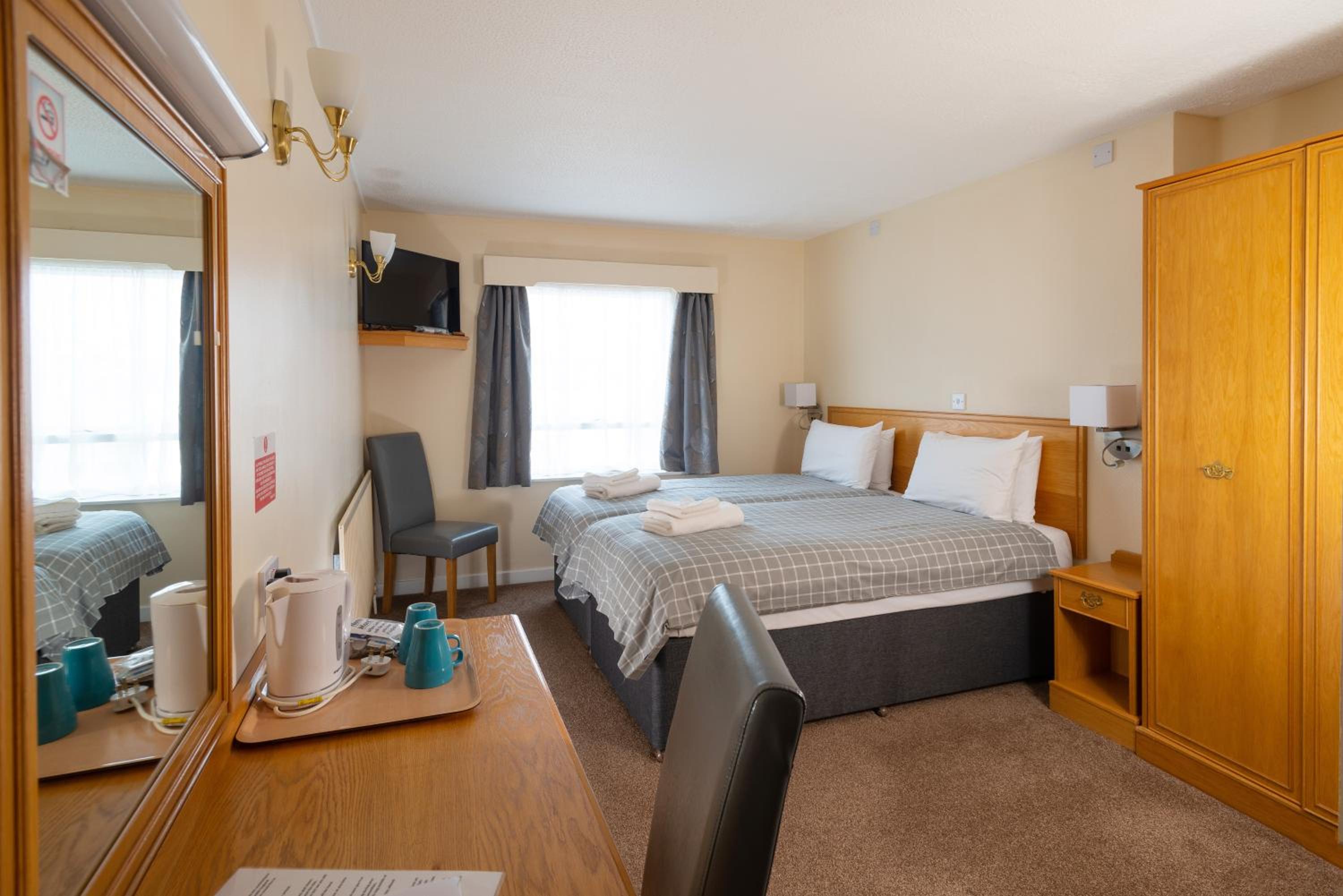 Twin Room - Photo 1