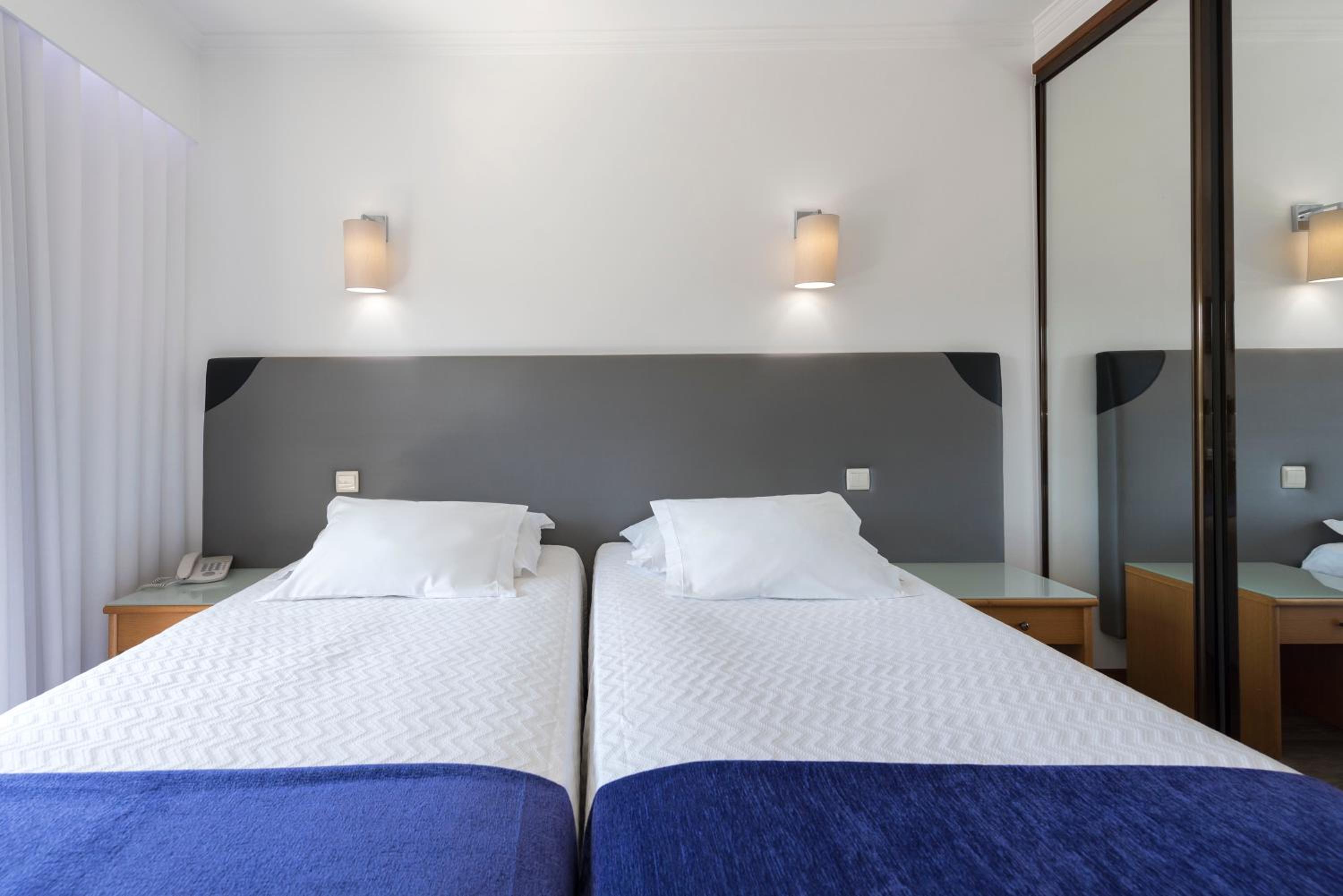 Twin Room - Photo 1