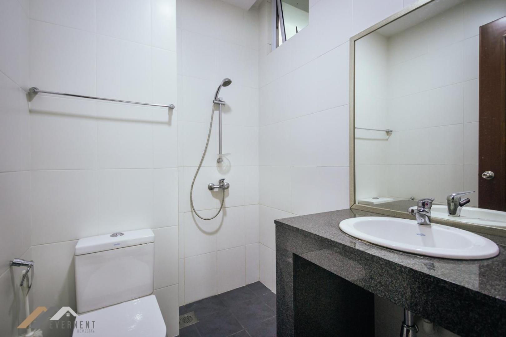 Three-Bedroom Apartment - Photo 4