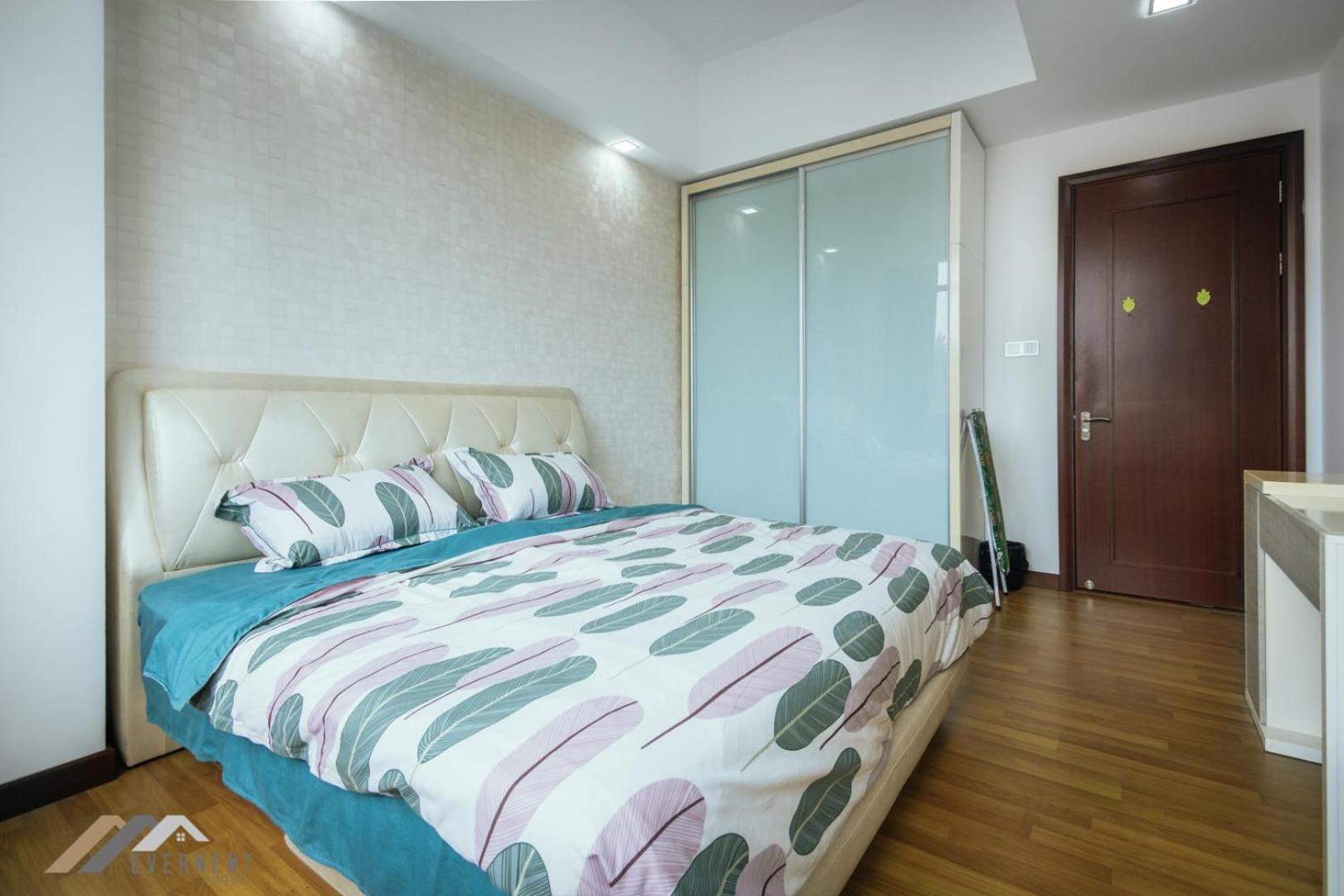 Three-Bedroom Apartment - Photo 5