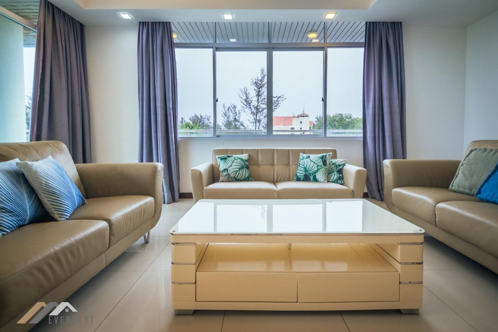 Three-Bedroom Apartment - Photo 8