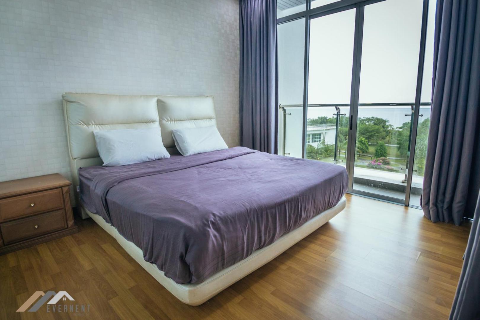 Three-Bedroom Apartment - Photo 11