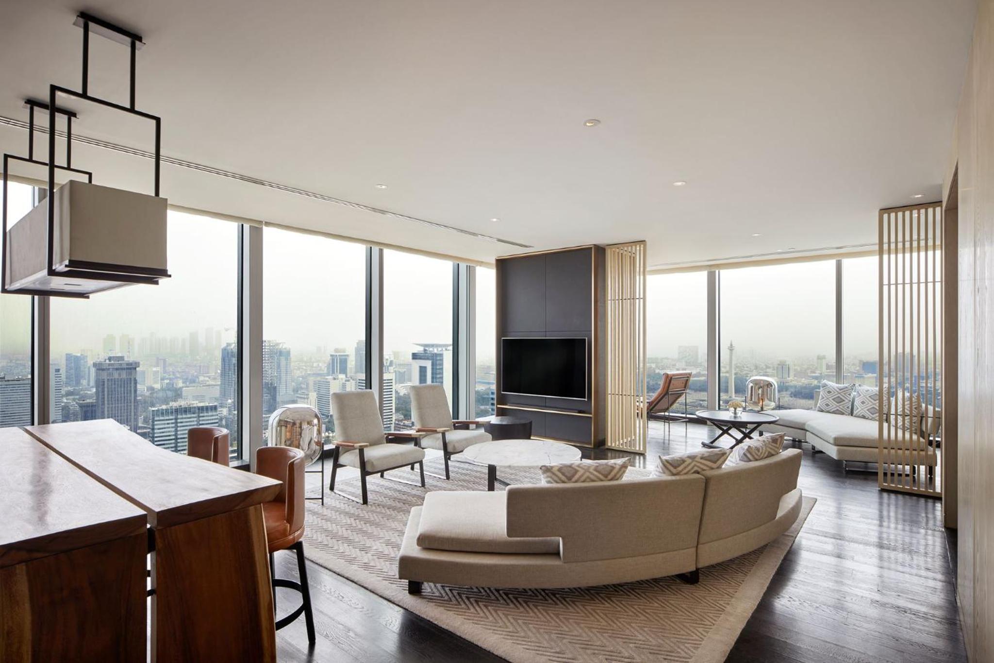 Deluxe Suite with Monas View thumbnail 6