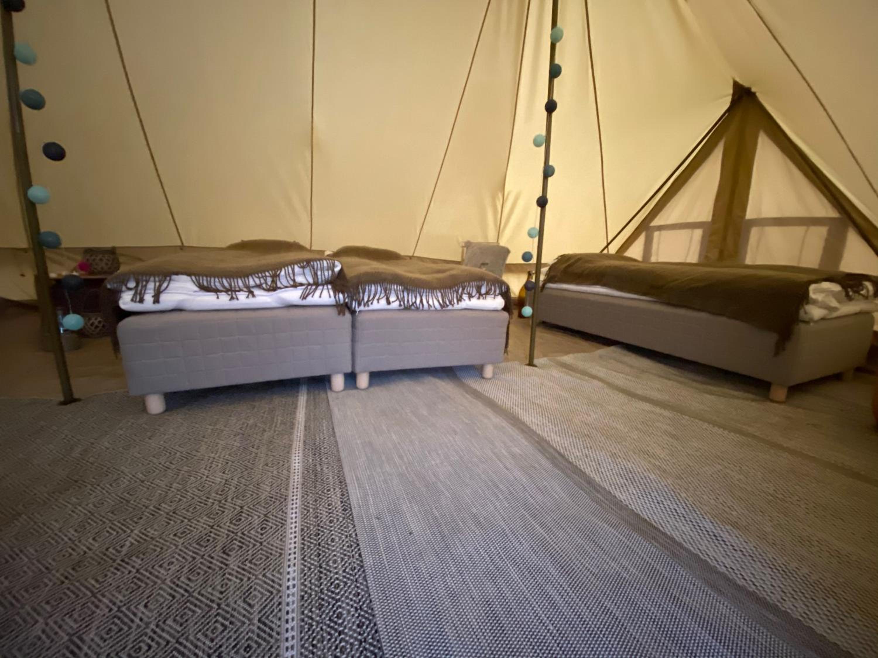 Tent - Photo 1