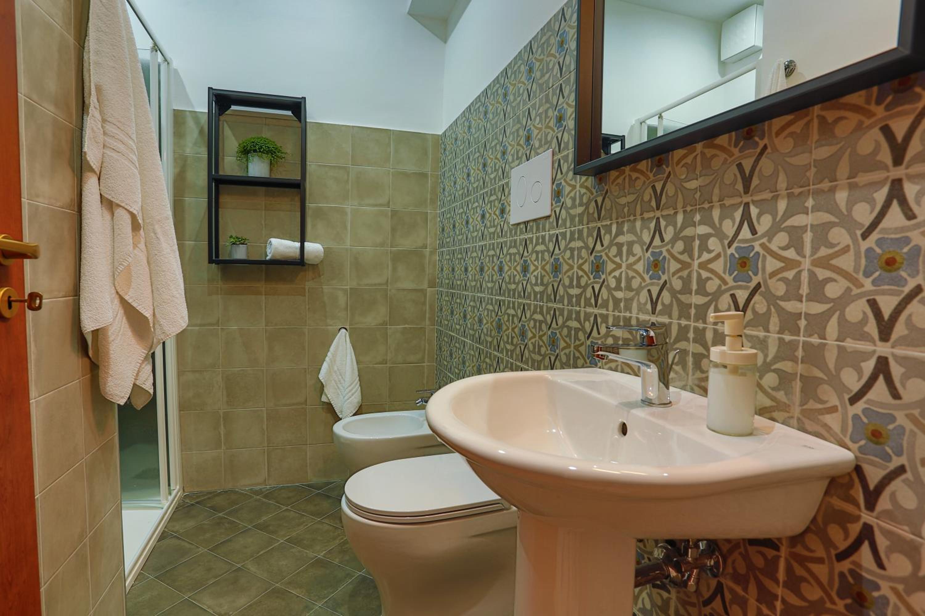 Deluxe Double Room with Shower photo 2