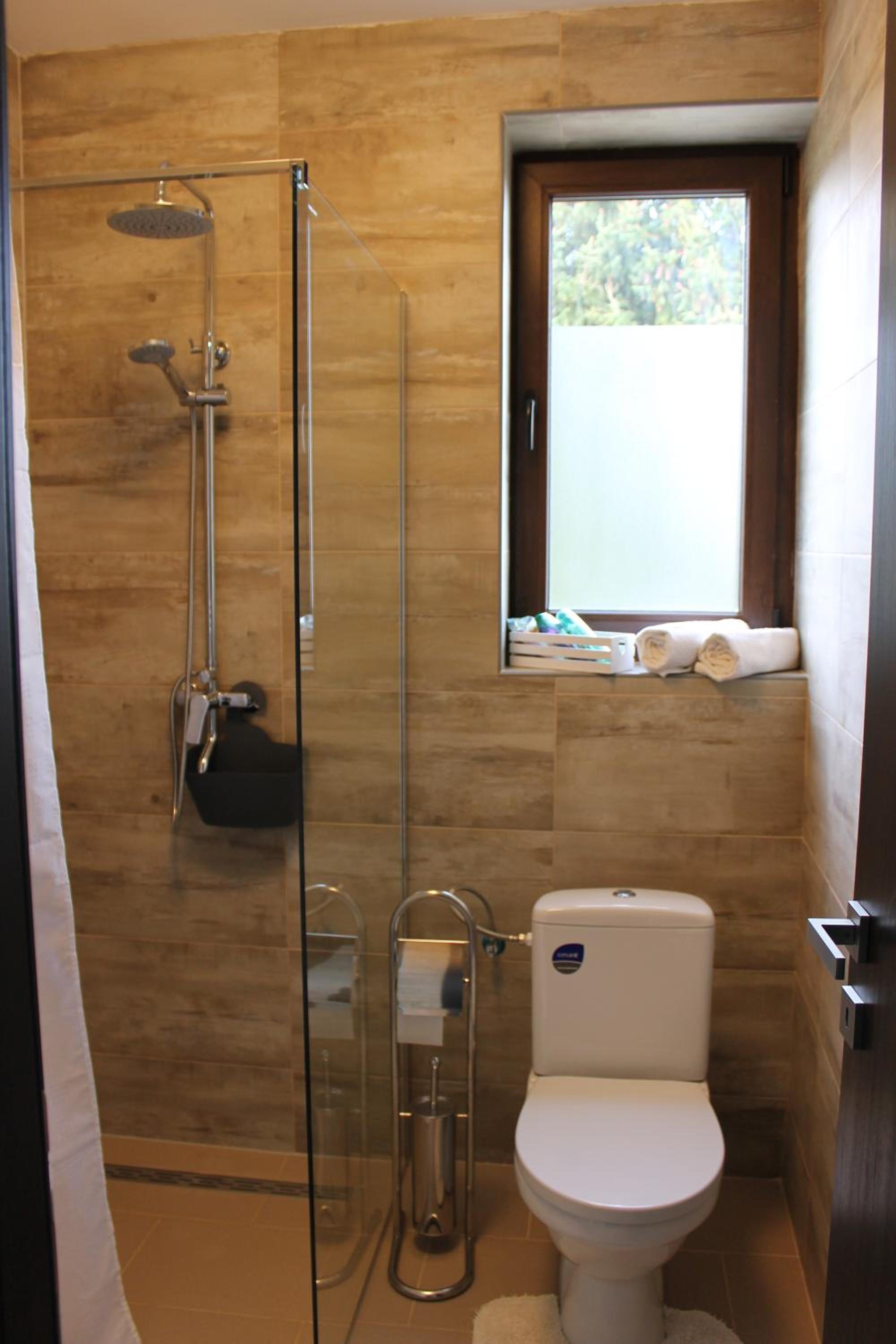 Double Room with Balcony - Photo 6