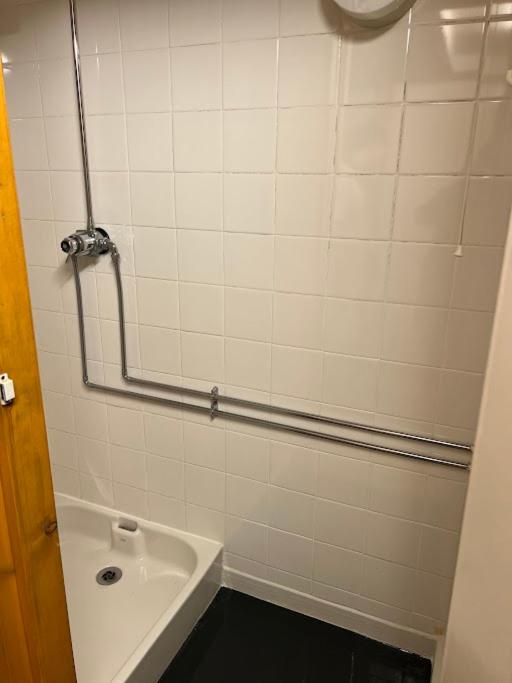 Quadruple Room with Private Bathroom - Photo 7