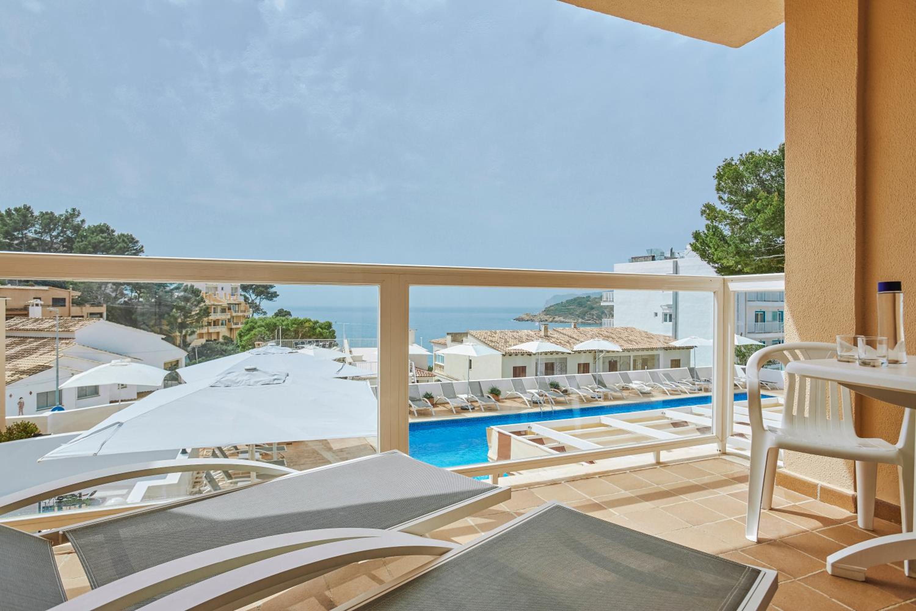 Studio with Sea View (2 Adults) - Photo 6