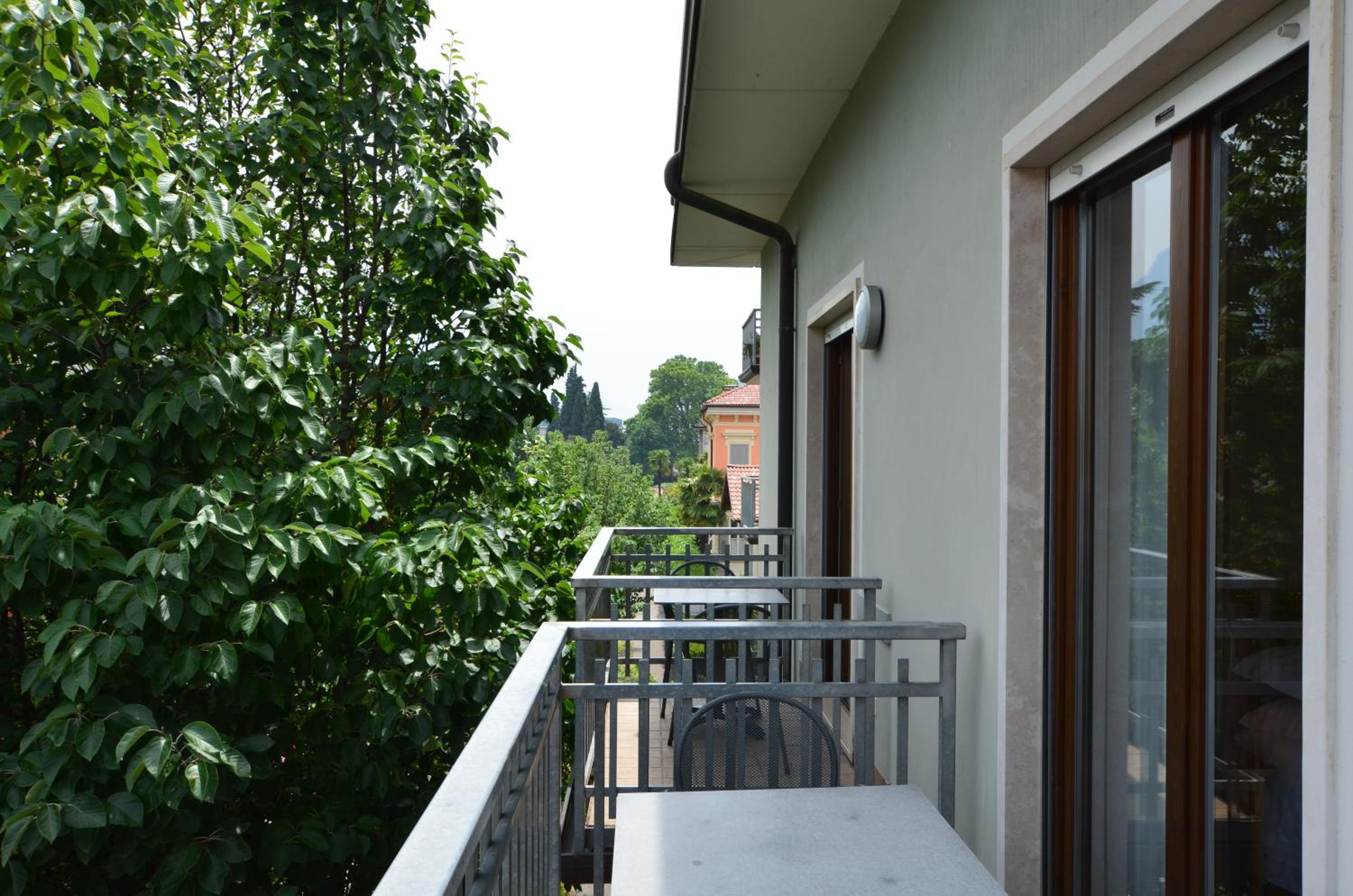 Two-Bedroom Apartment with Balcony photo 3