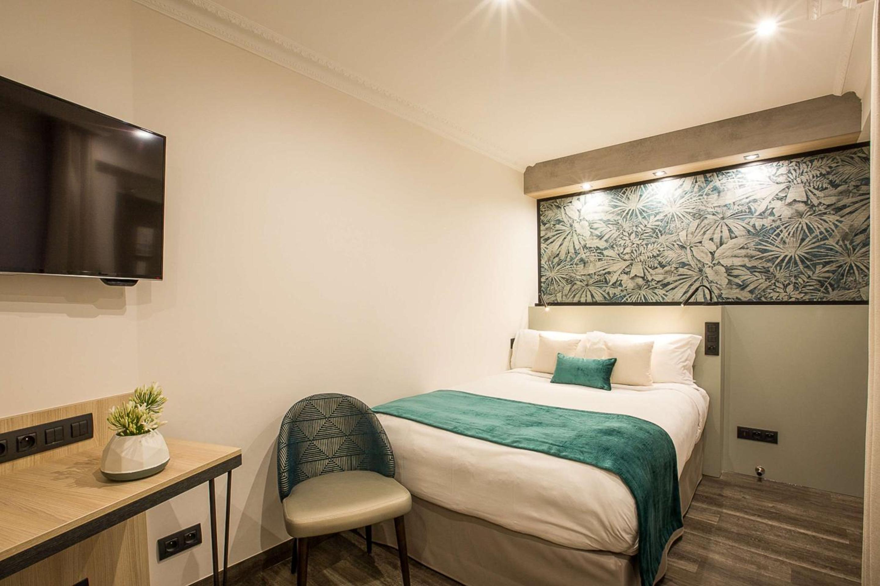 Classic Double Room with Double Bed - Non-Smoking