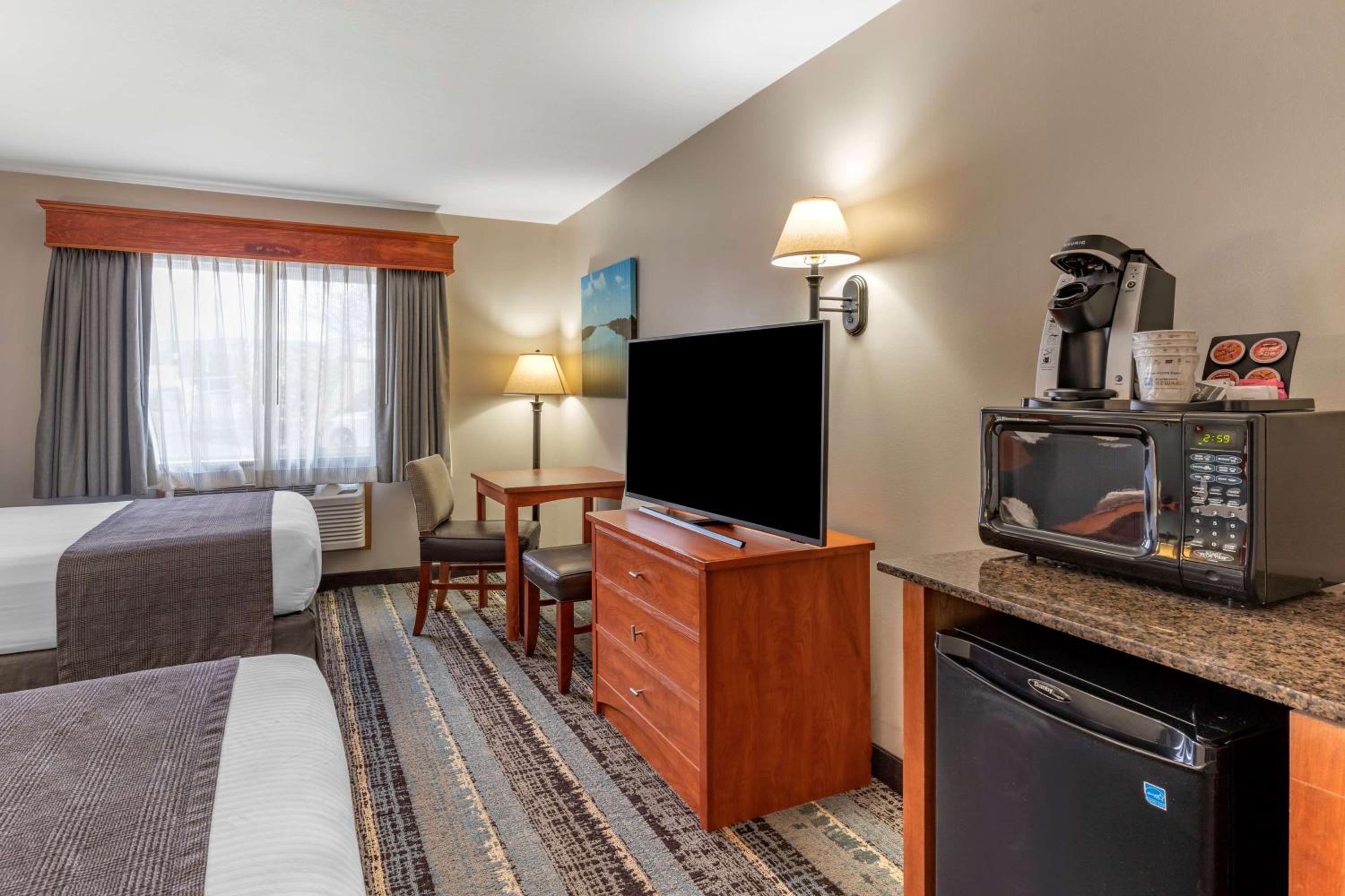 Queen Room with Two Queen Beds - Disability Access/Bath Tub photo 1