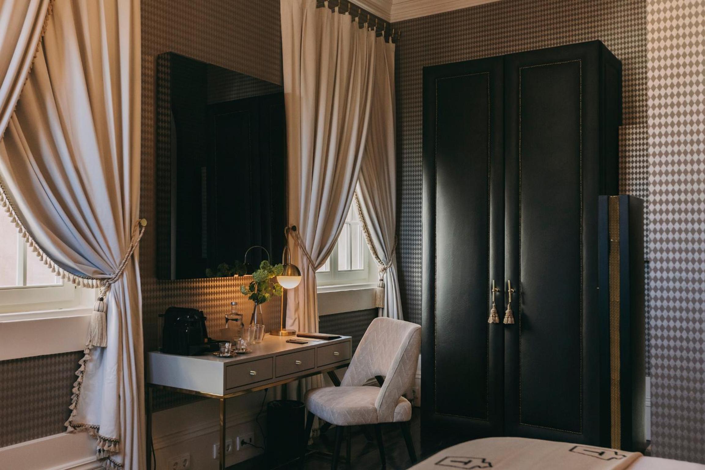 Classic Double or Twin Room - Photo 5