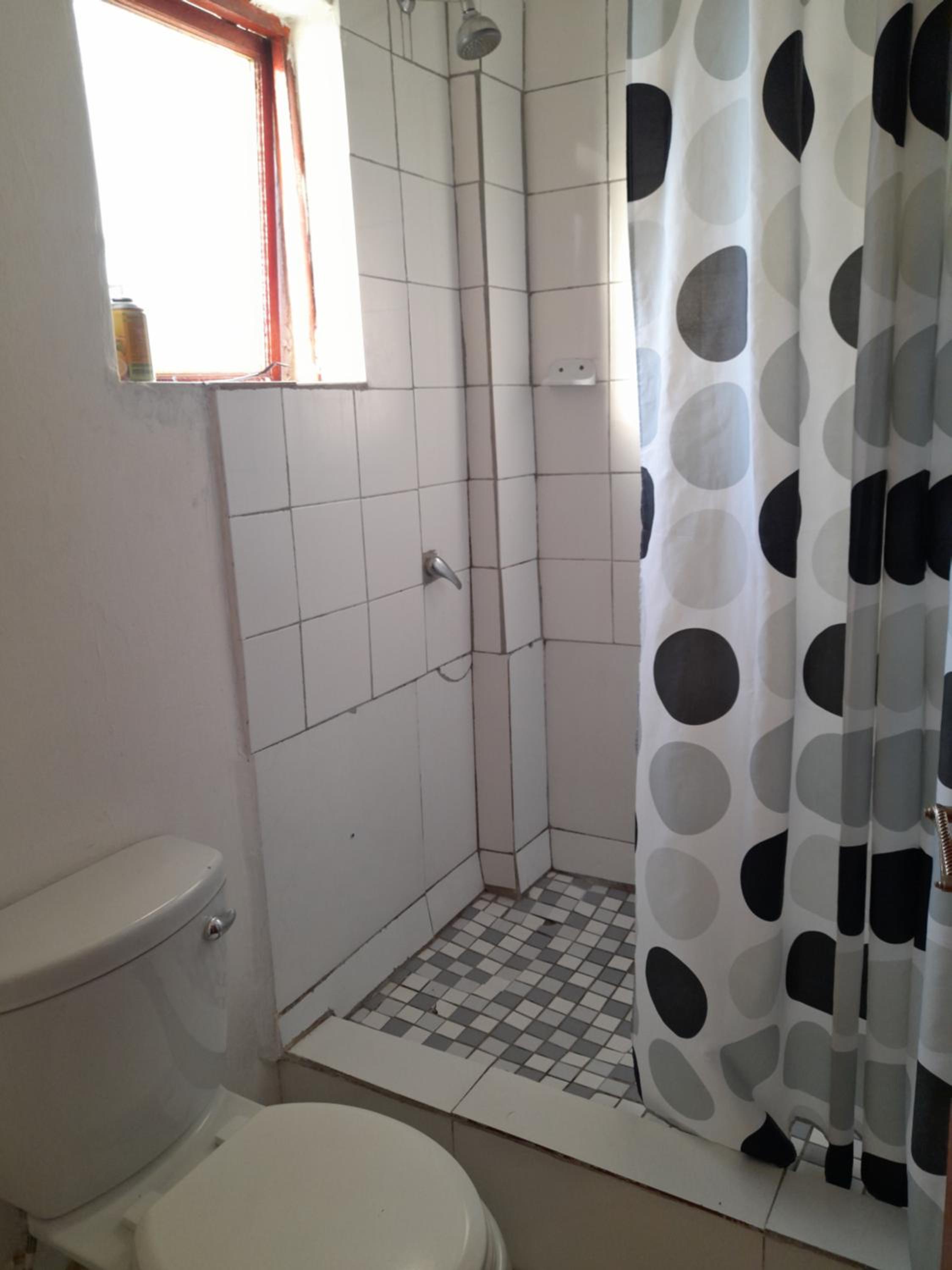 Double Room with Private Bathroom - Photo 6