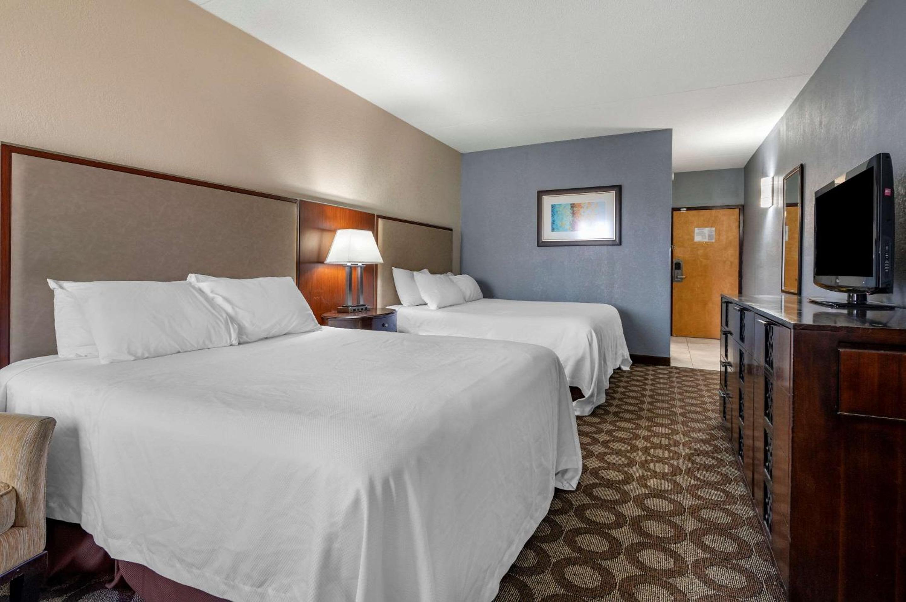 Queen Room - Accessible/Non-Smoking photo 3