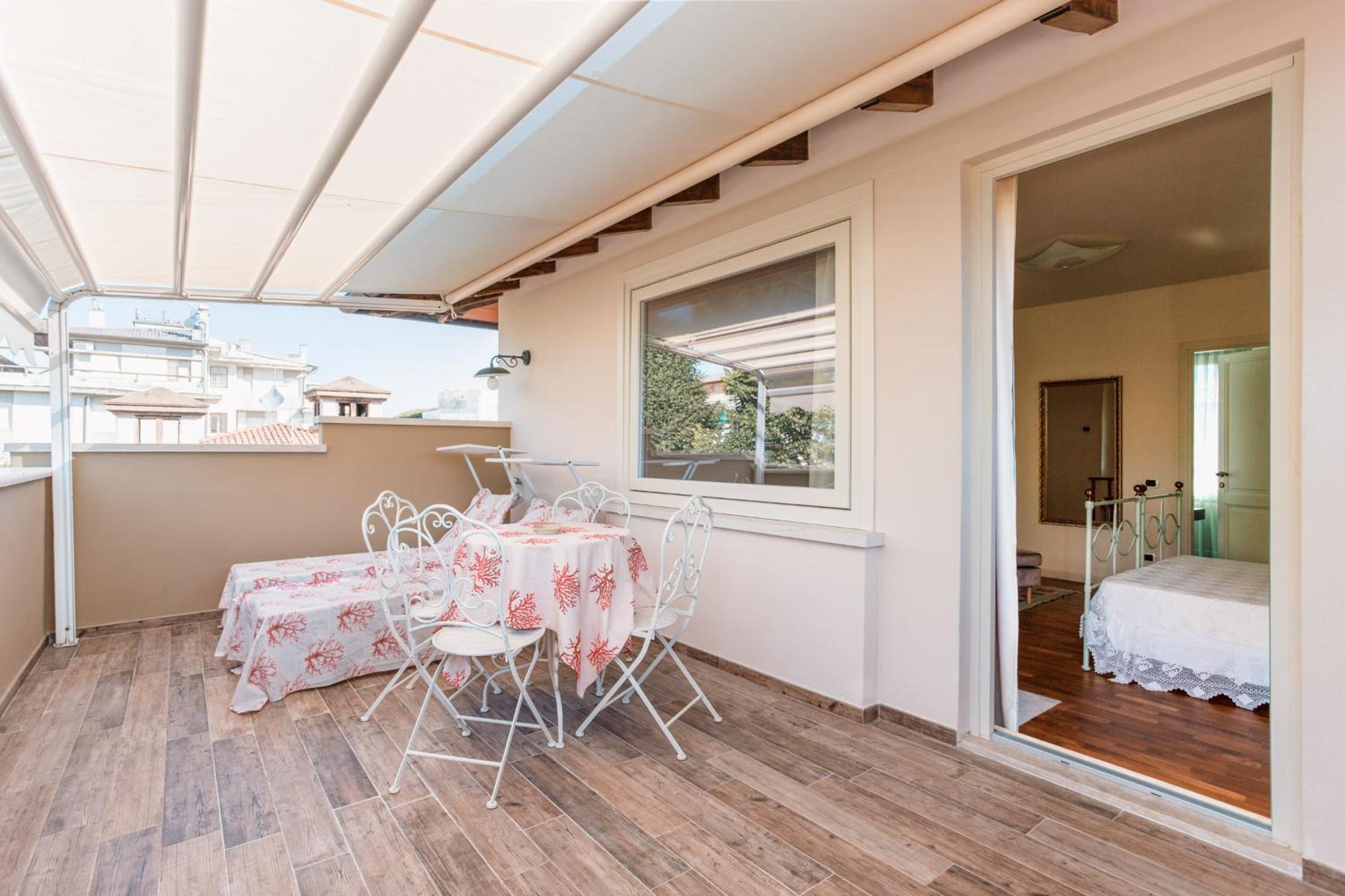 Junior Suite with Terrace - Photo 4