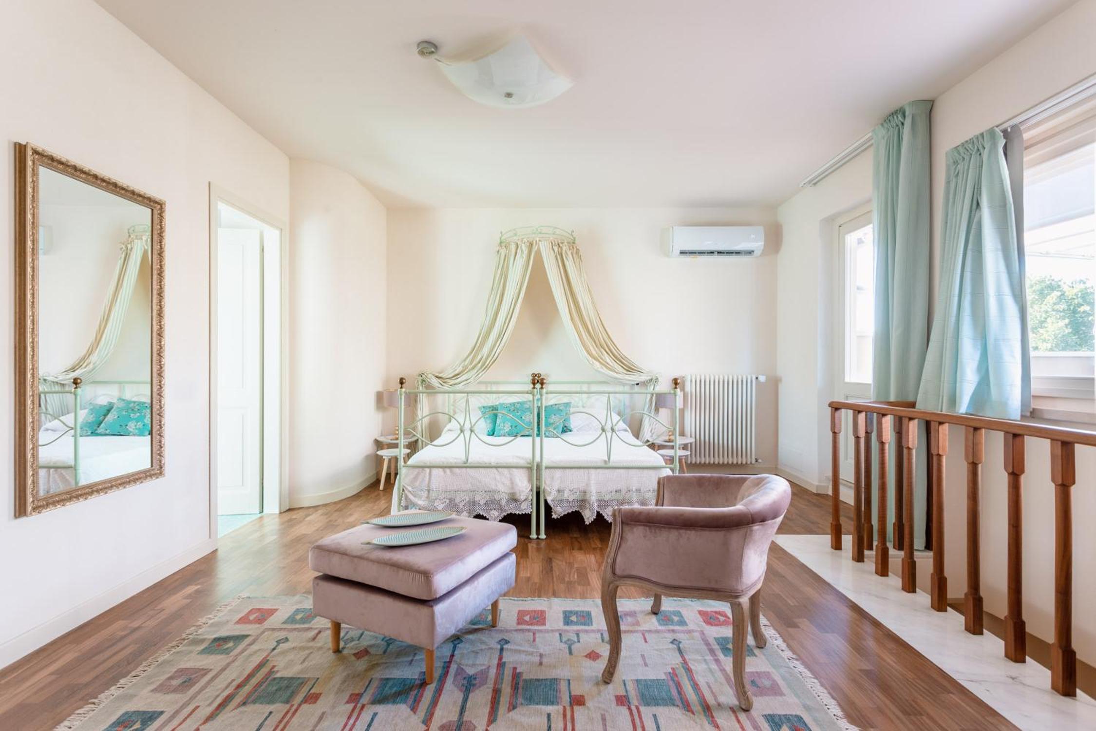 Junior Suite with Terrace - Photo 3