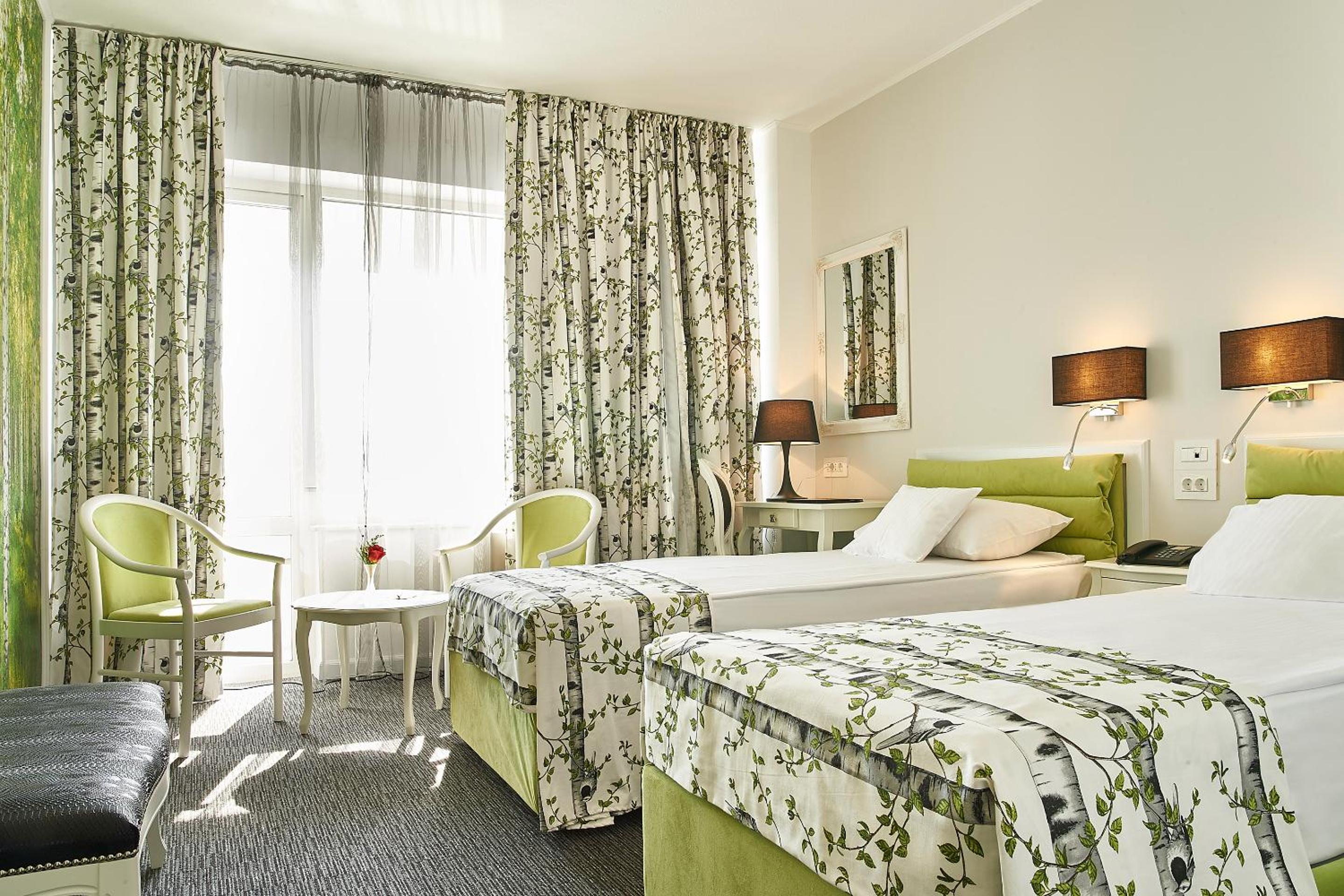 Deluxe Twin Room with River View photo 3