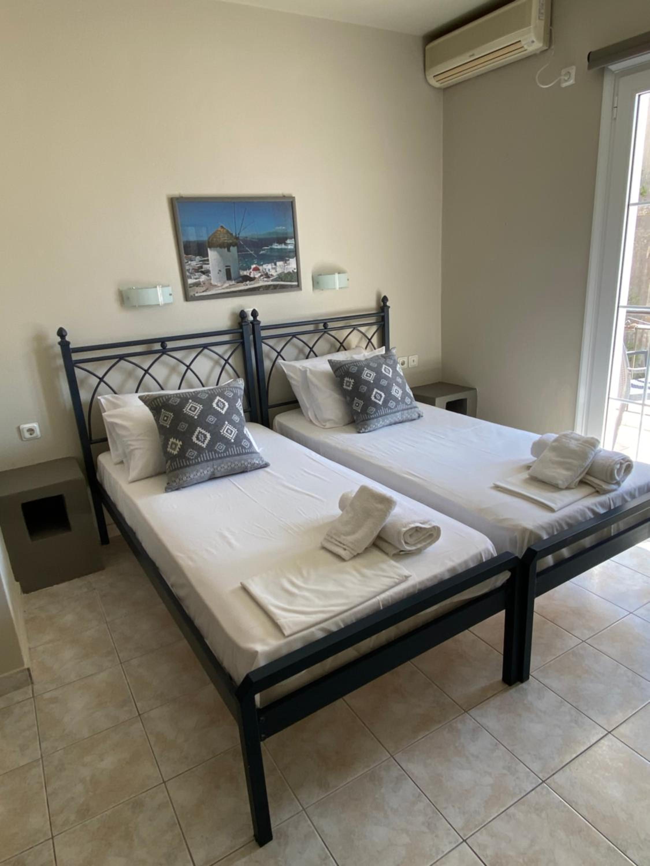 One-Bedroom Apartment with Partial Sea View photo 1