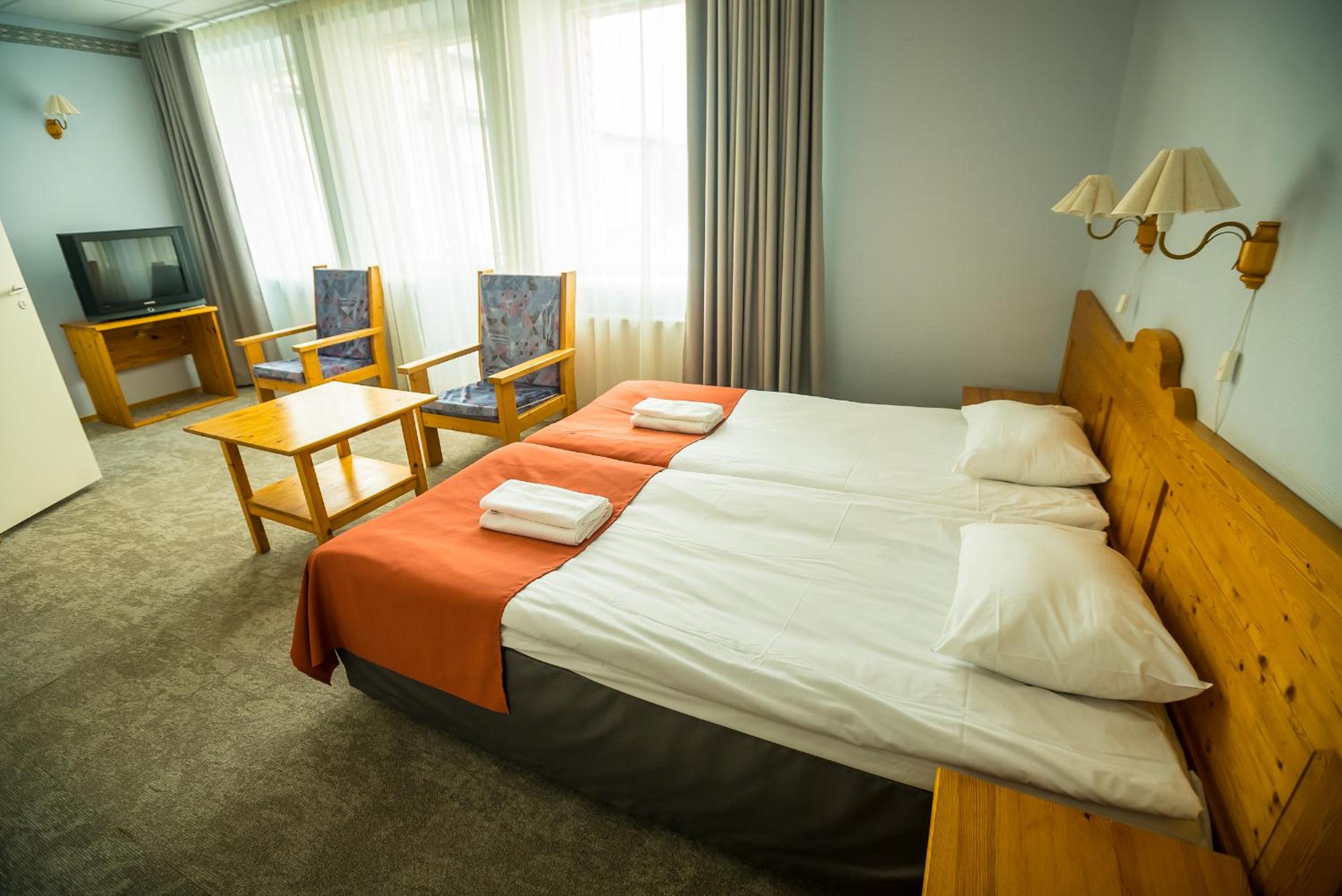 Large Twin Room photo 2