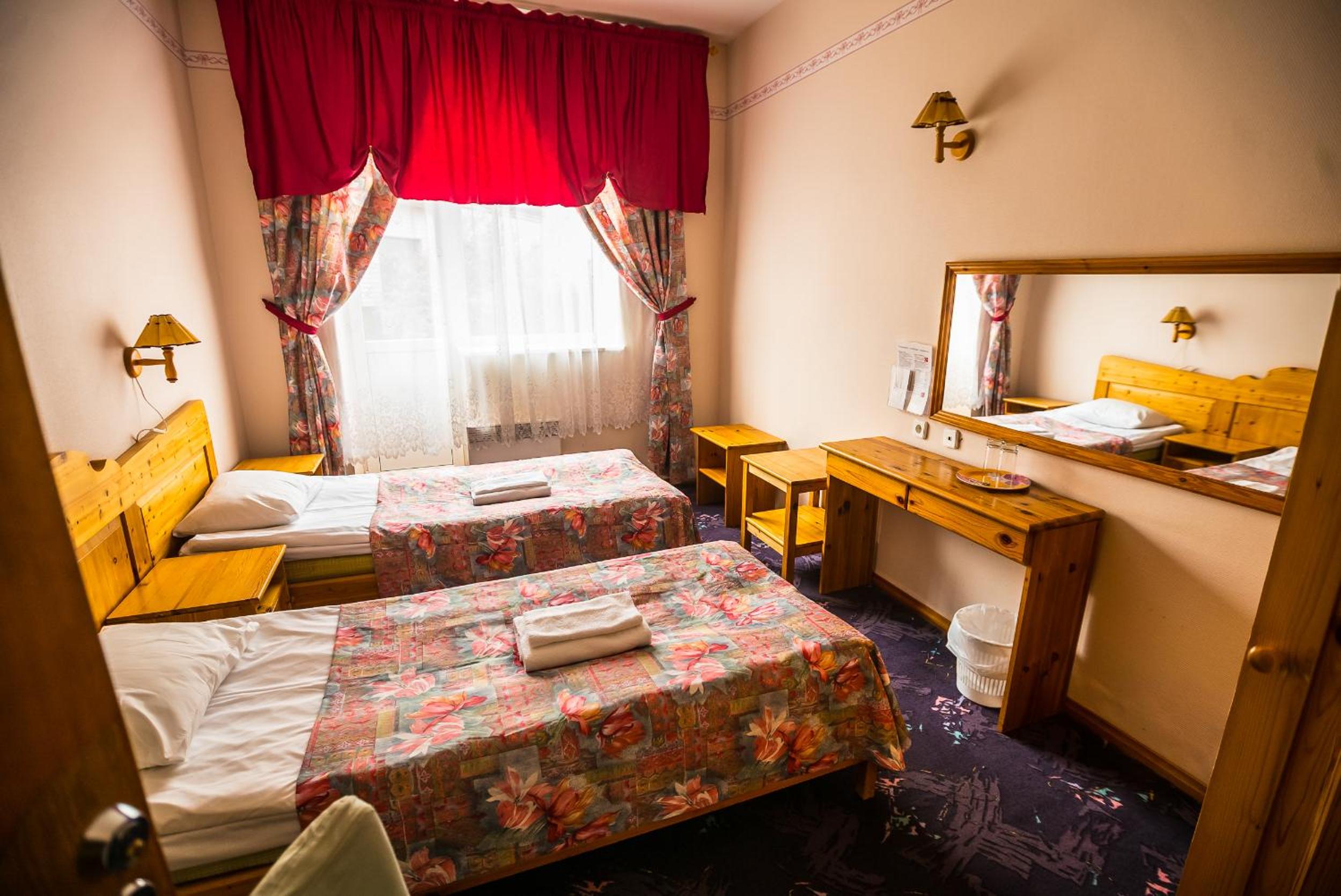 Standard Twin Room photo 2