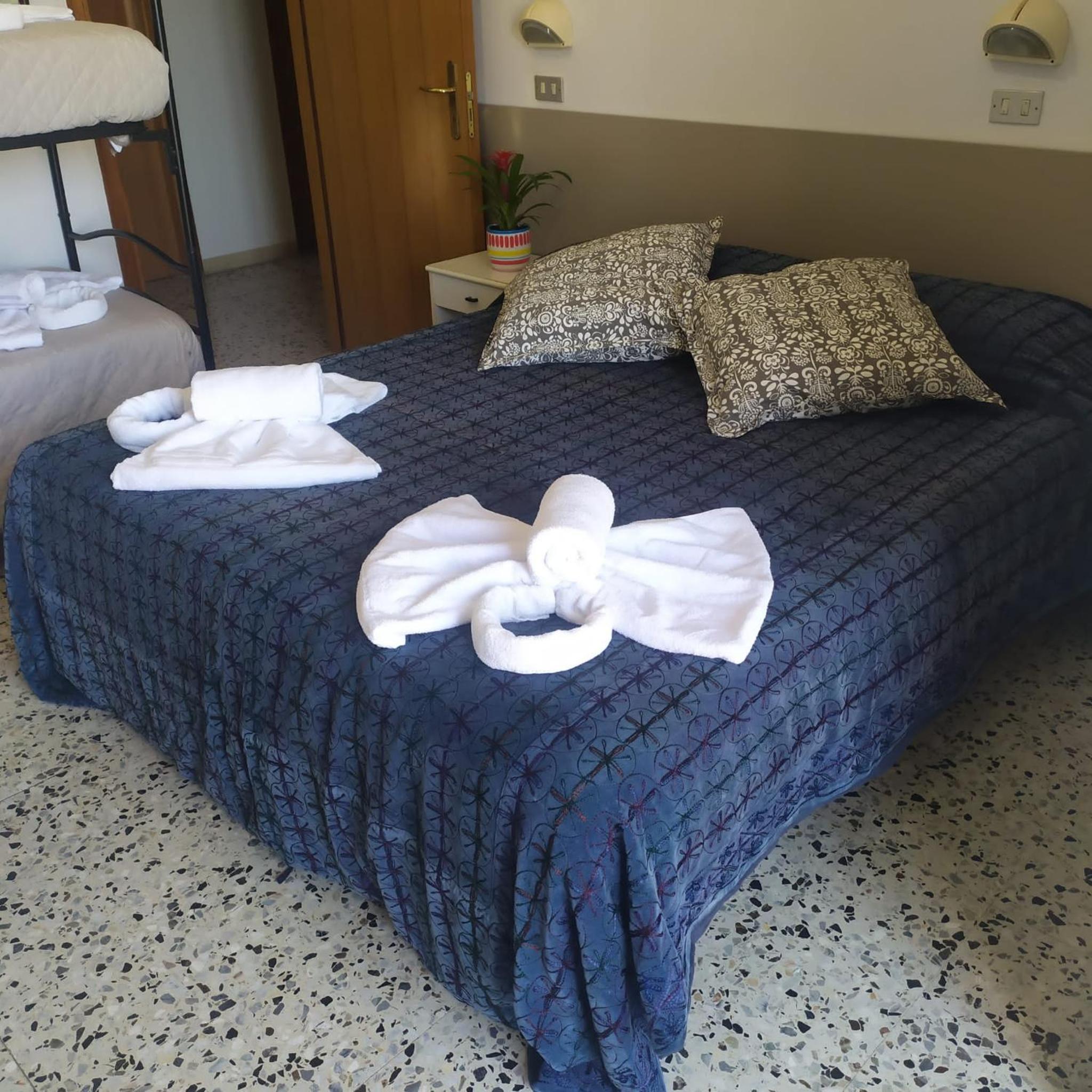Triple Room - Photo 8
