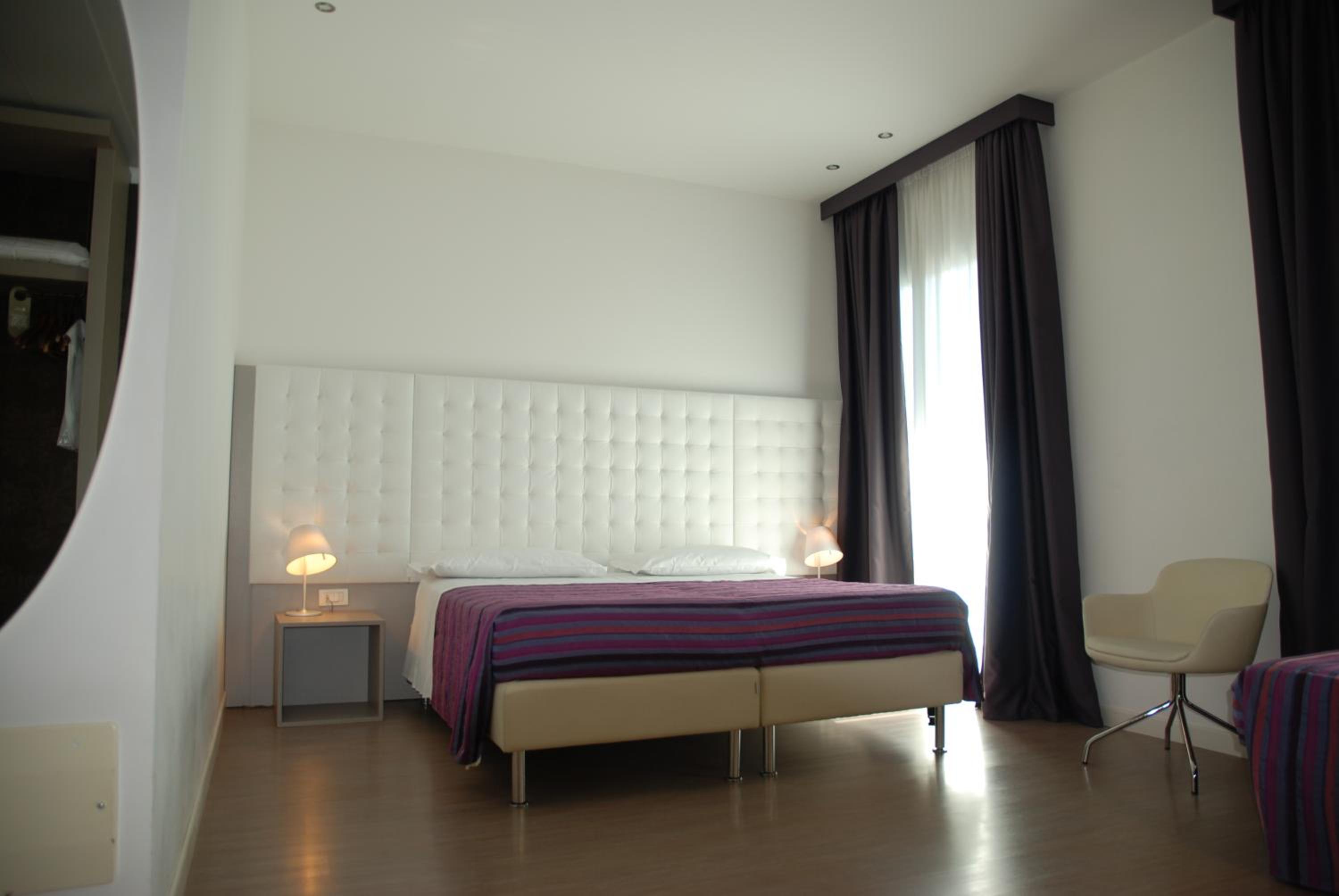 Superior Double or Twin Room - Photo 4