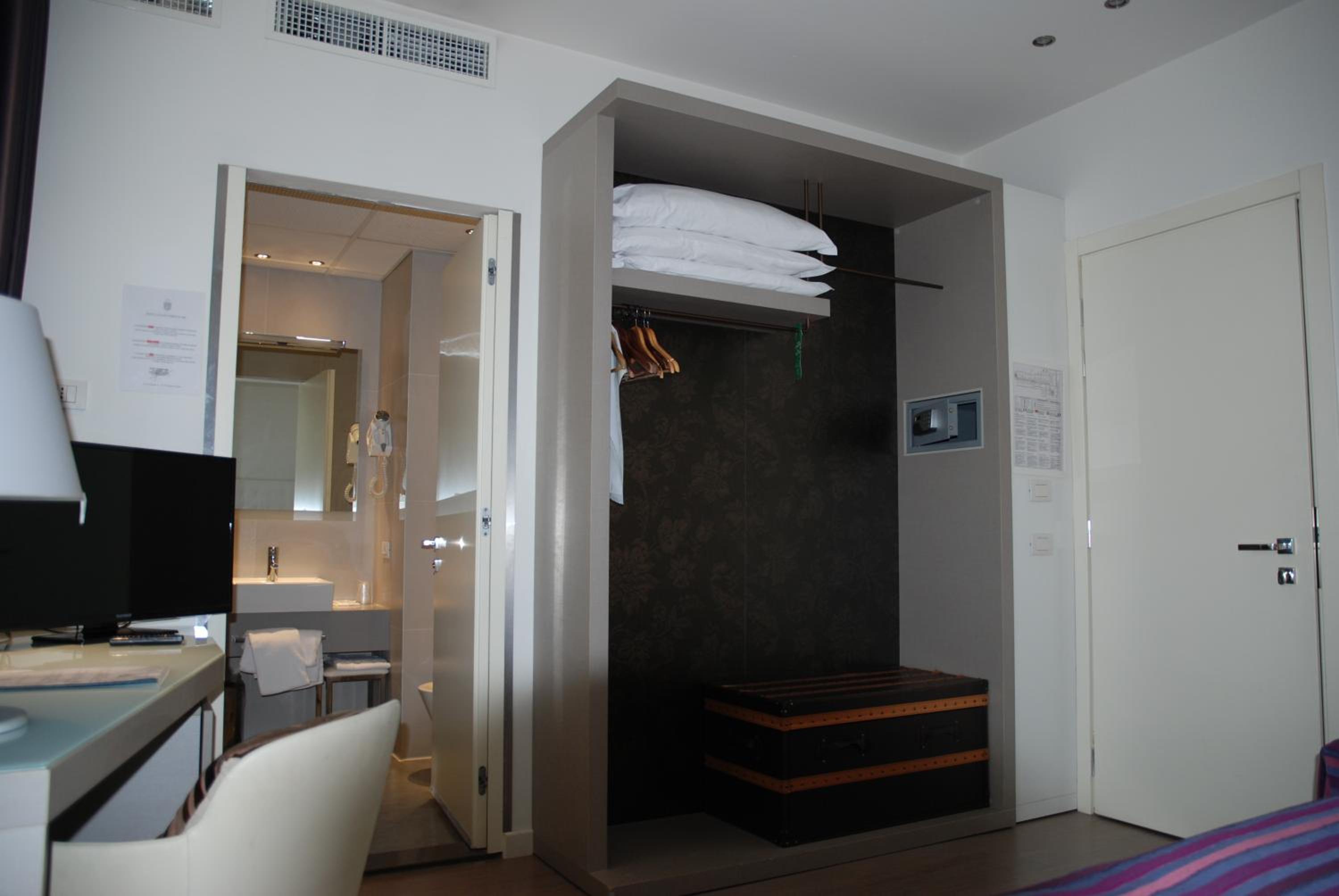 Superior Double or Twin Room - Photo 5
