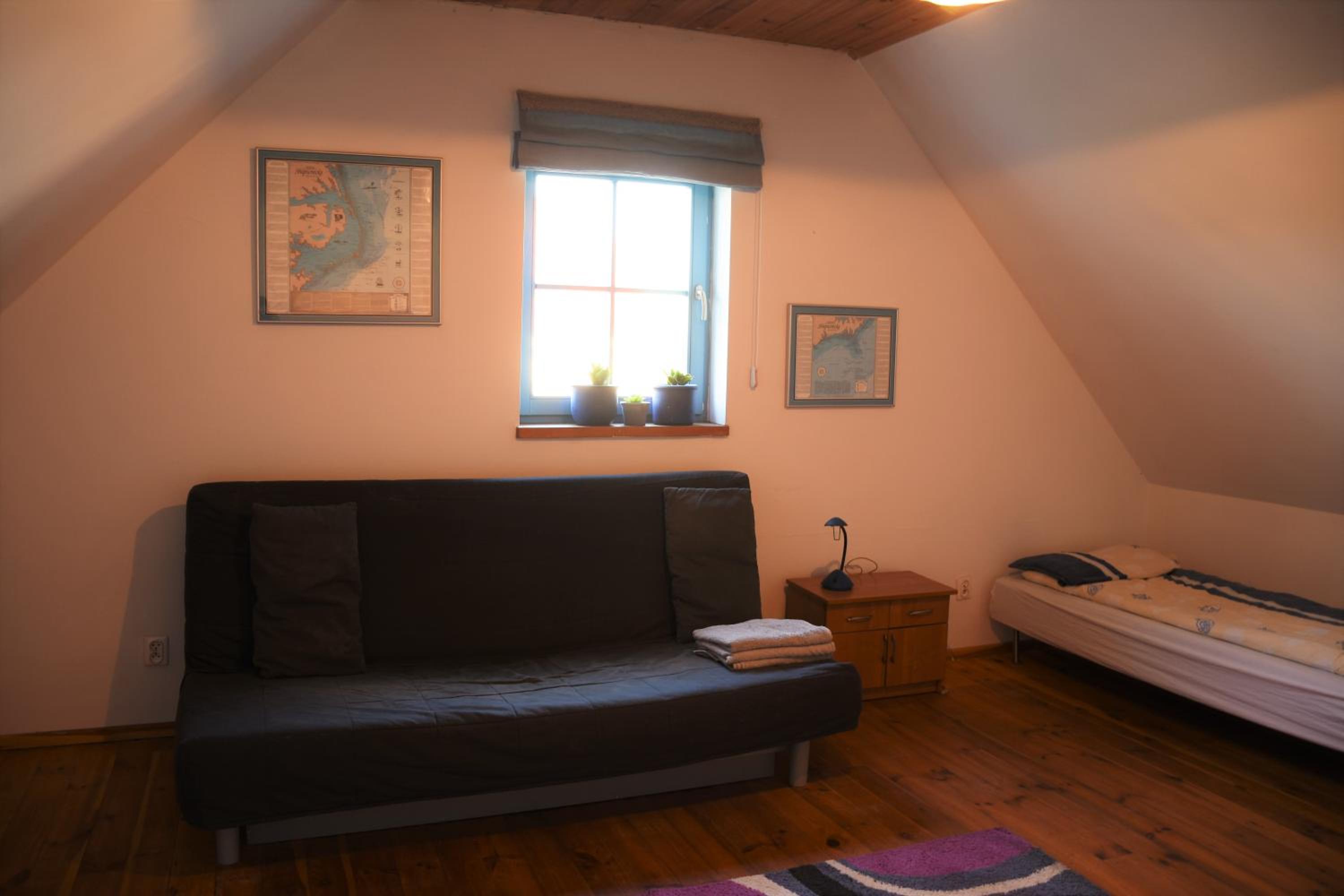 Two-Bedroom House - Photo 14