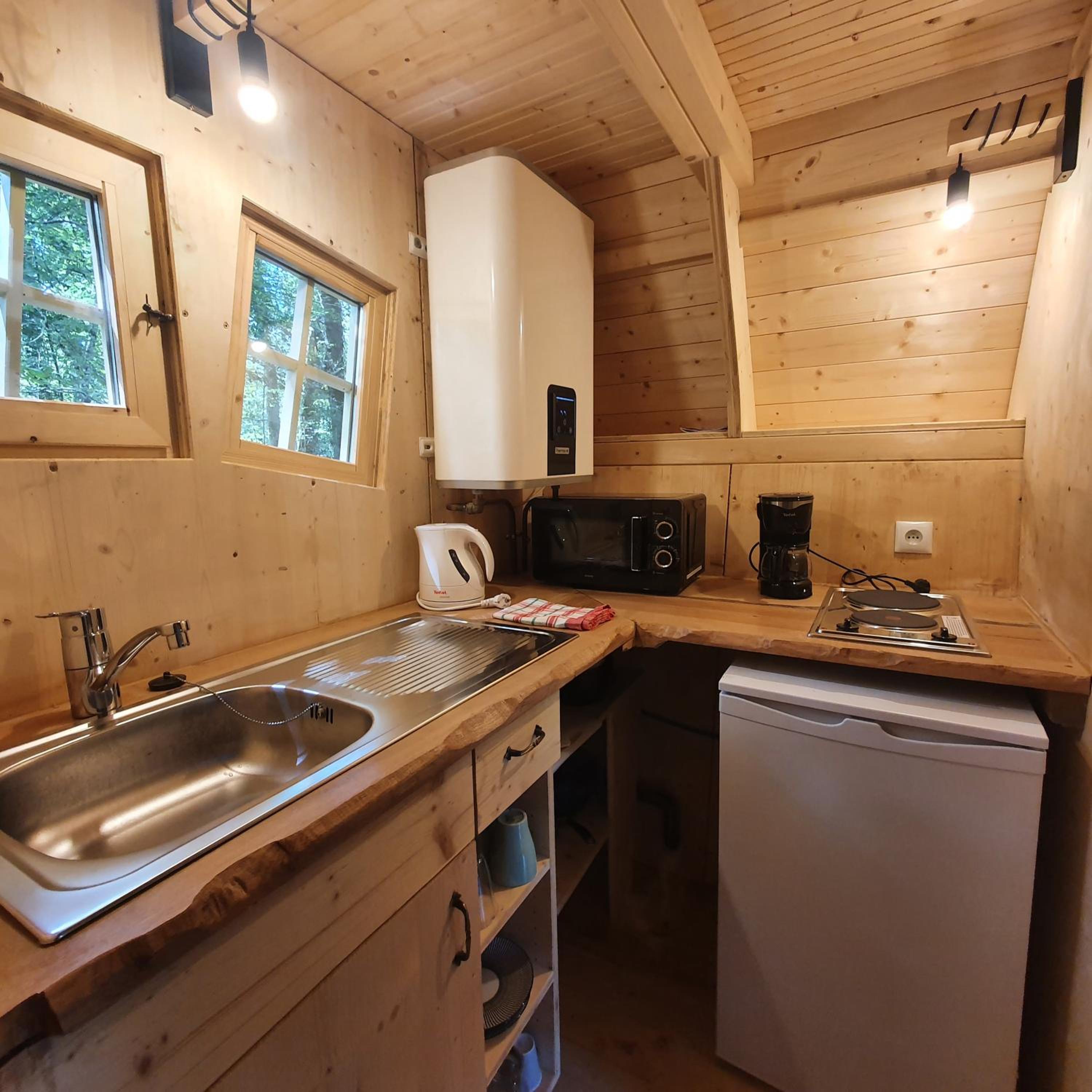 One-Bedroom House - Photo 3